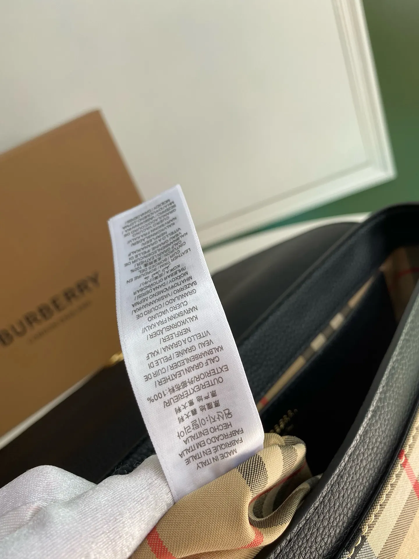 皮革 搭 可拆式网纹背带 点缀品牌标志性条纹 雙肩包 实用雙肩款