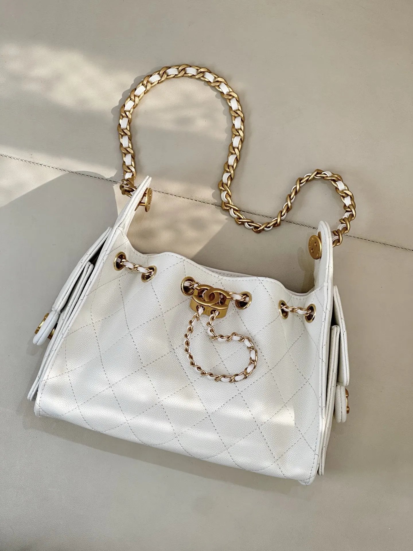 White Hobo Shoulder Bag Vintage