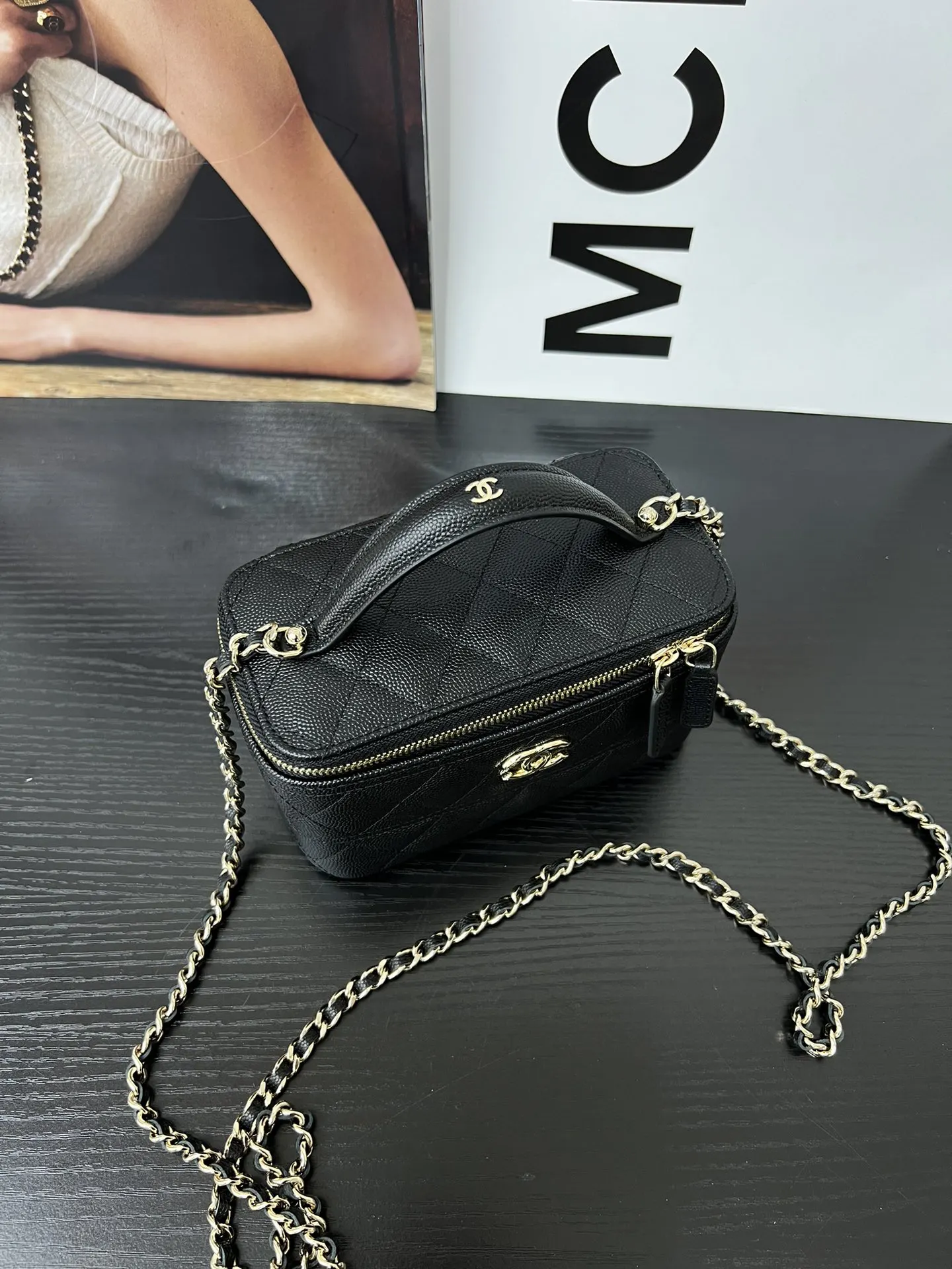 Chanel 小牛皮鏈條包 單肩斜挎