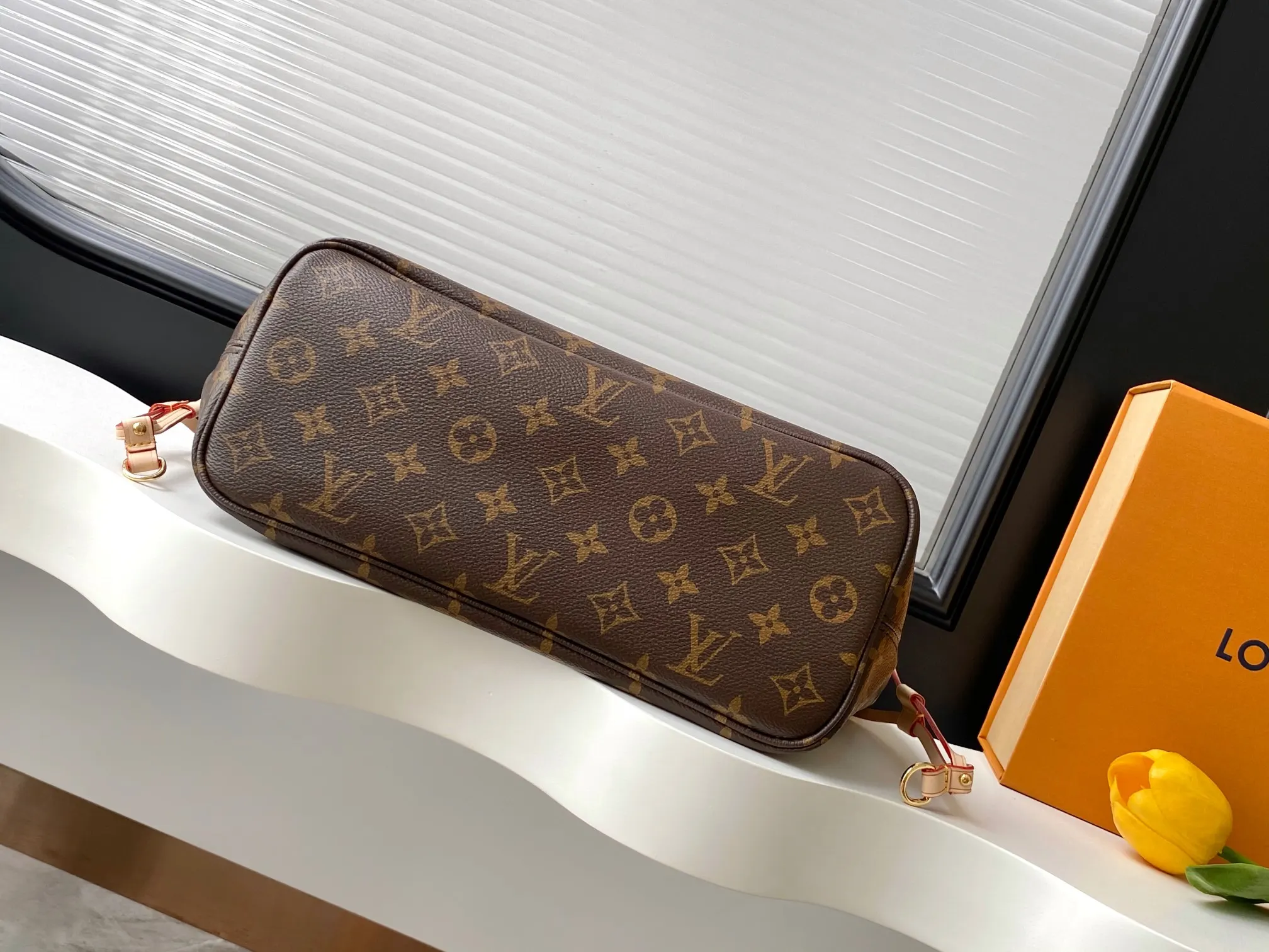 LV Neverfull 金色 牛皮 手拿包 精致手拿款