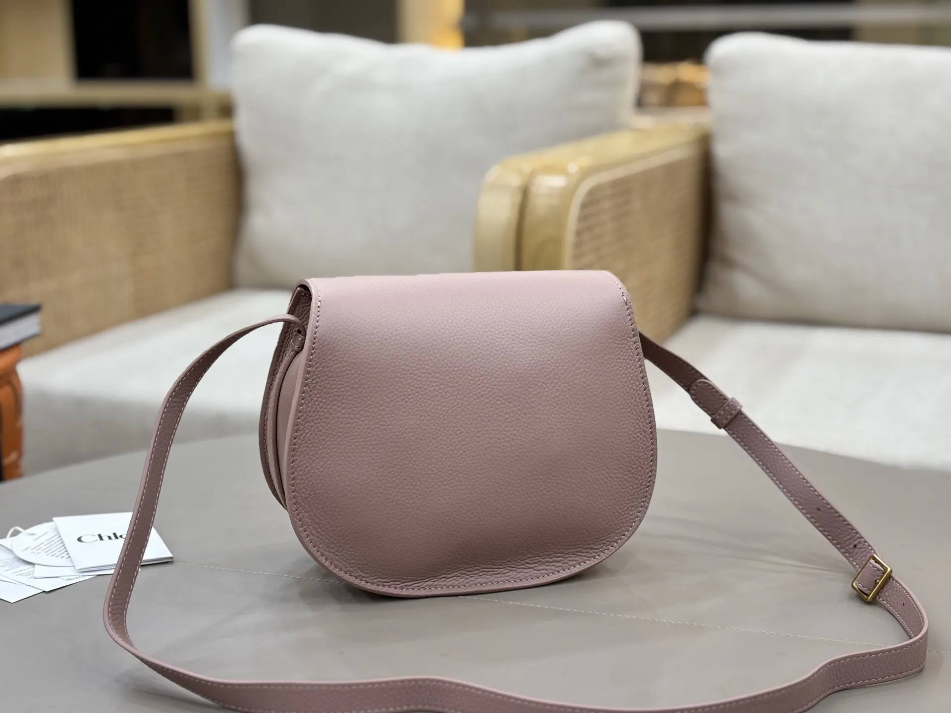 小牛皮 chloe maicie马鞍包由粒面小牛皮制成 斜挎包 轻便斜挎款