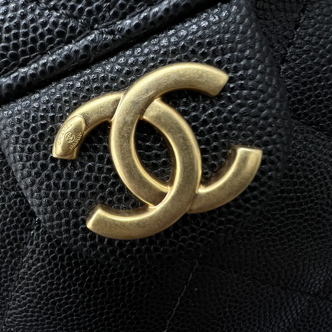 Chanel 黑色牛皮Hobo腋下包 金链