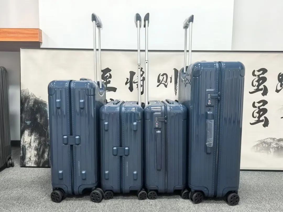 蓝色 黄色 Essential 系列终于迎来了 新颜色全网 行李箱 旅行拉杆款 轻便出行款