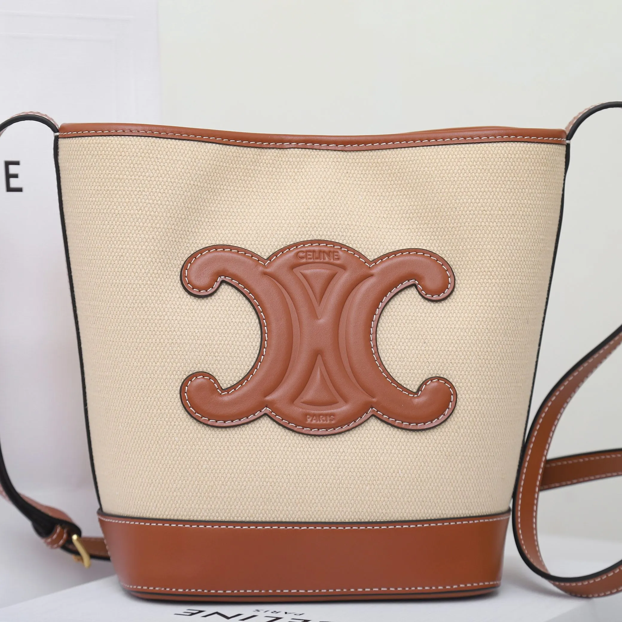 Celine 牛皮 批 意大利进口 开发 水桶包 休閒水桶款