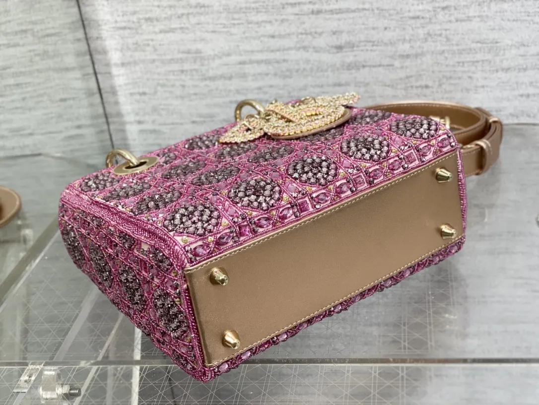 Dior 迷人优雅又气场十足 斜挎手拎也是女人味十足 經典 斜背包 輕便斜挎款
