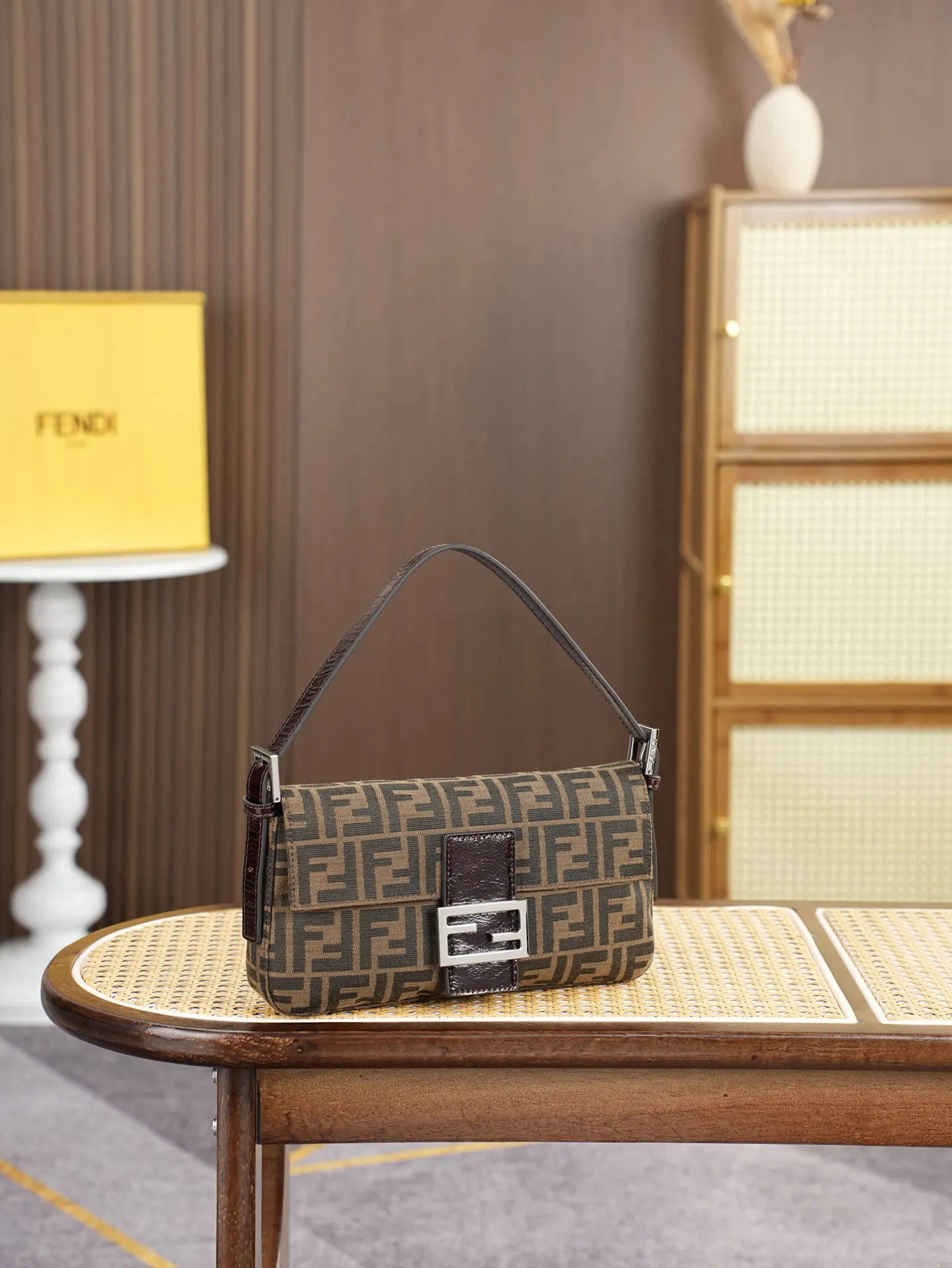 Fendi 腋下包 復古腋下背款