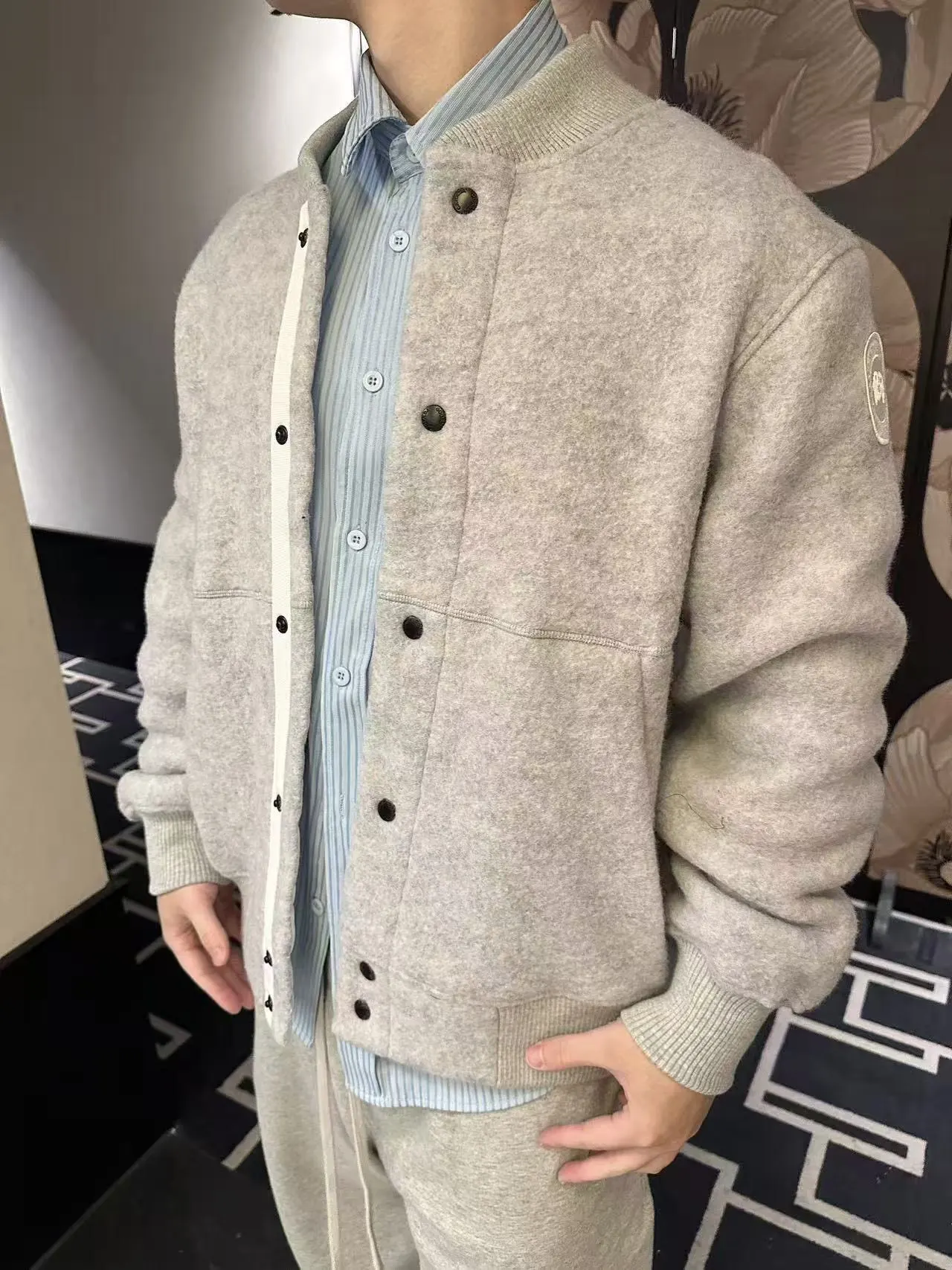 Canada Goose 灰色 羊毛 徽章 外套 通勤休闲款
