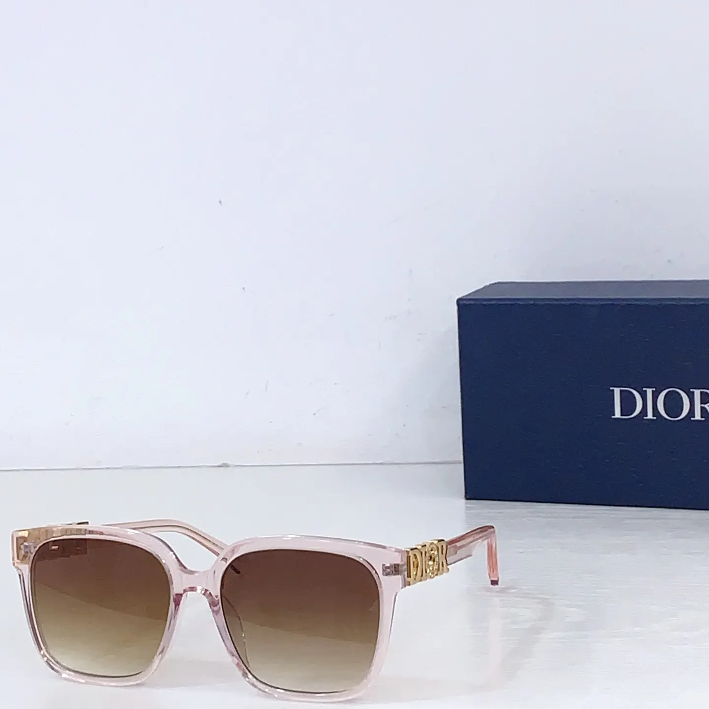 Dior 灰色方形太阳镜 复古遮阳款