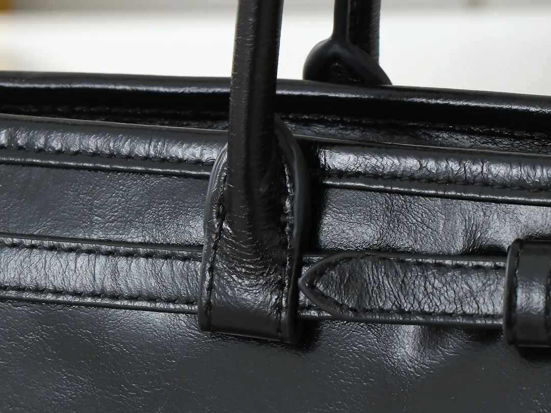PRADA 1BA426 斜挎包 日常通勤款