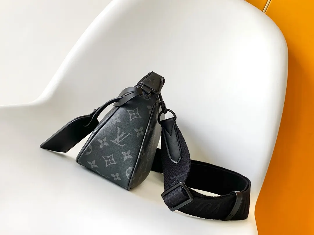 帆布 可拆卸并调节的织物肩带实现肩背和斜挎 收納包 旅行收納款