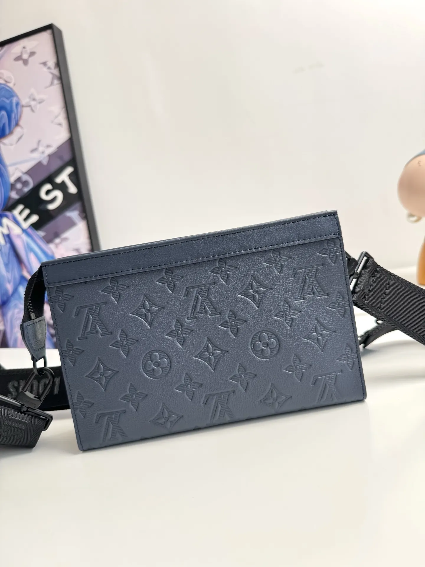 LV 深藍 Mo手拿包 精致手拿款
