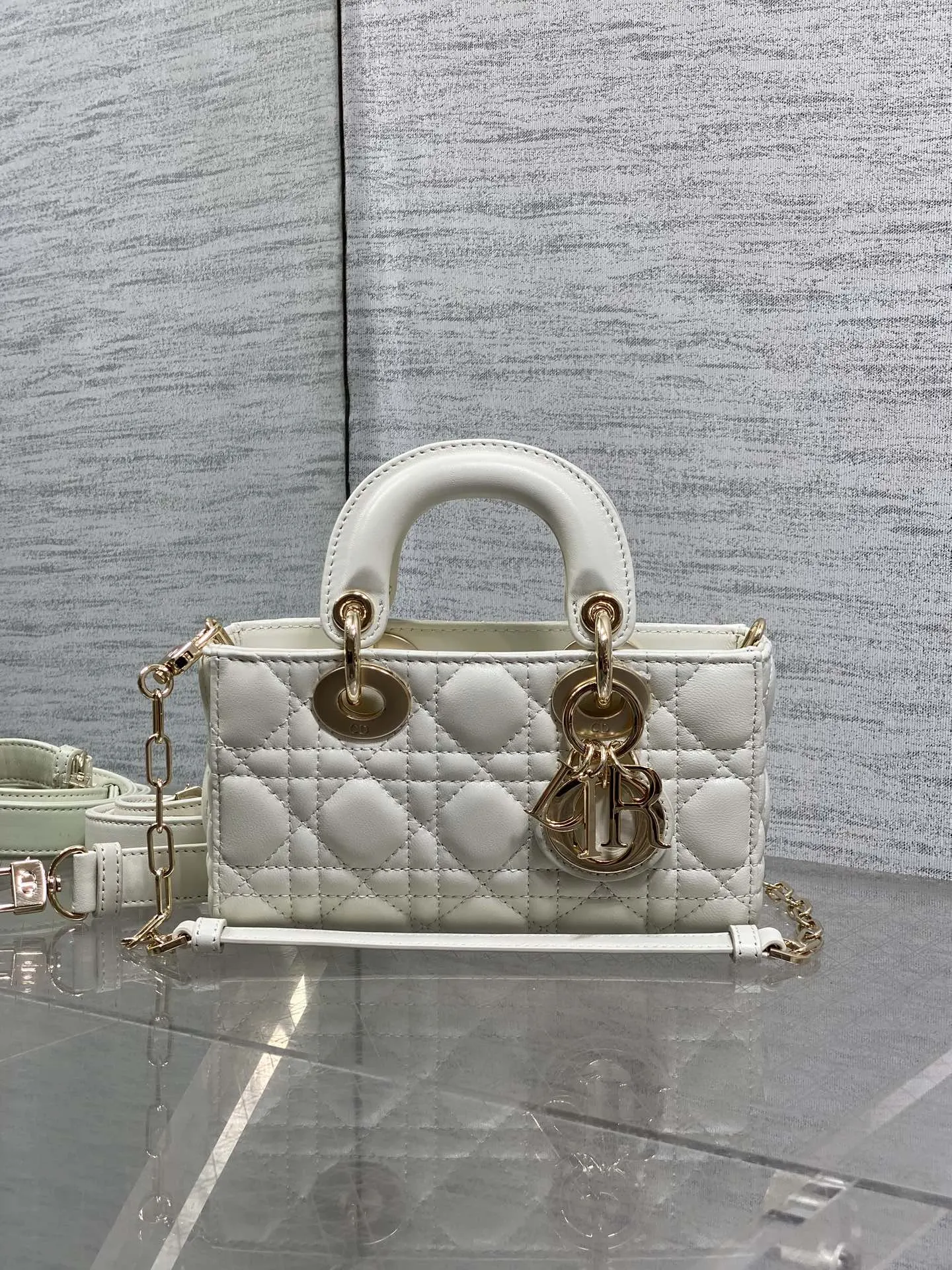 Dior 羊皮 进口 羊皮横款戴妃包 内里 羊筋D joy 手提包 通勤手提款
