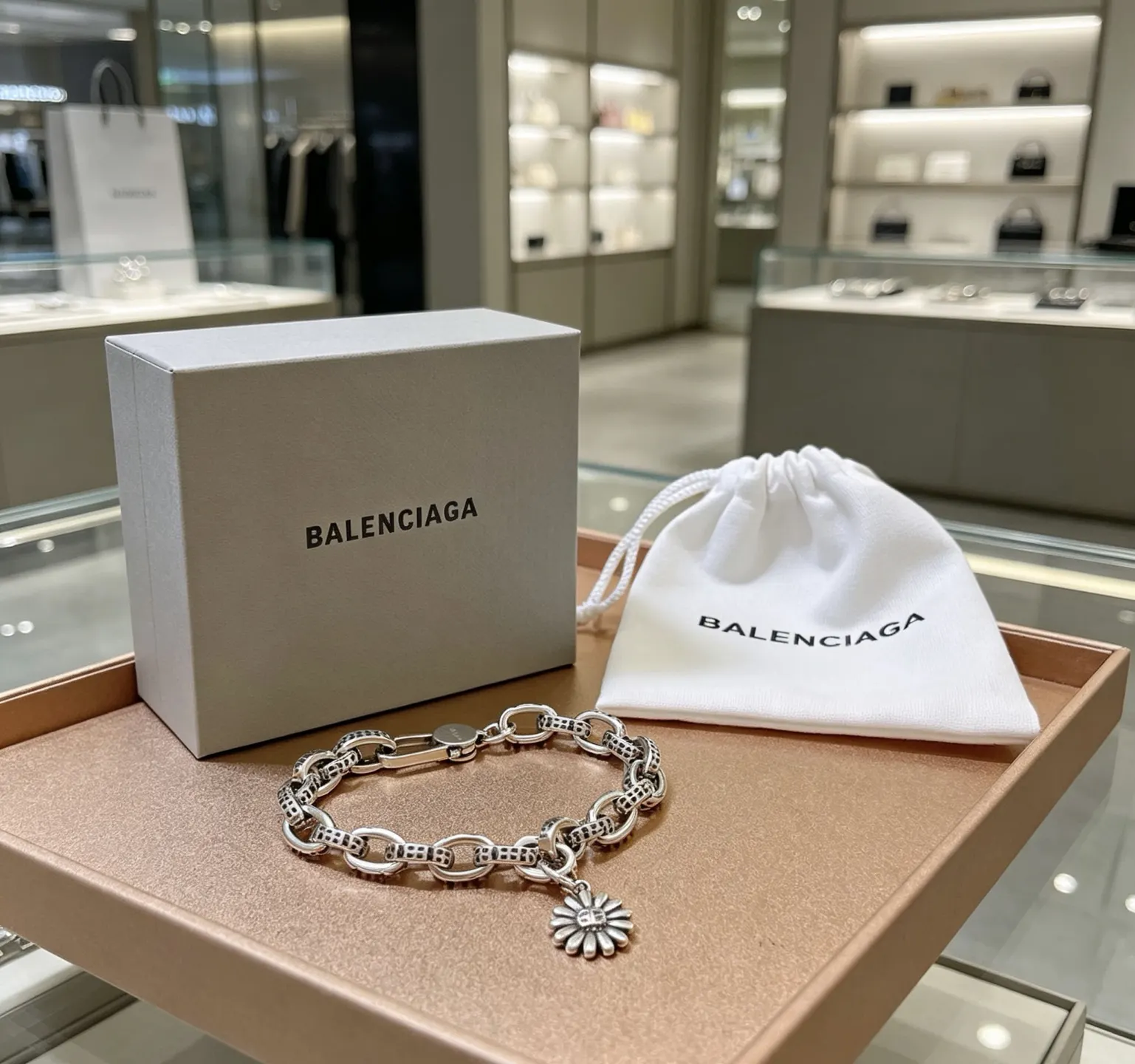 Balenciaga Fashion Item Image 9 Balenciaga Fashion Item Image 9
