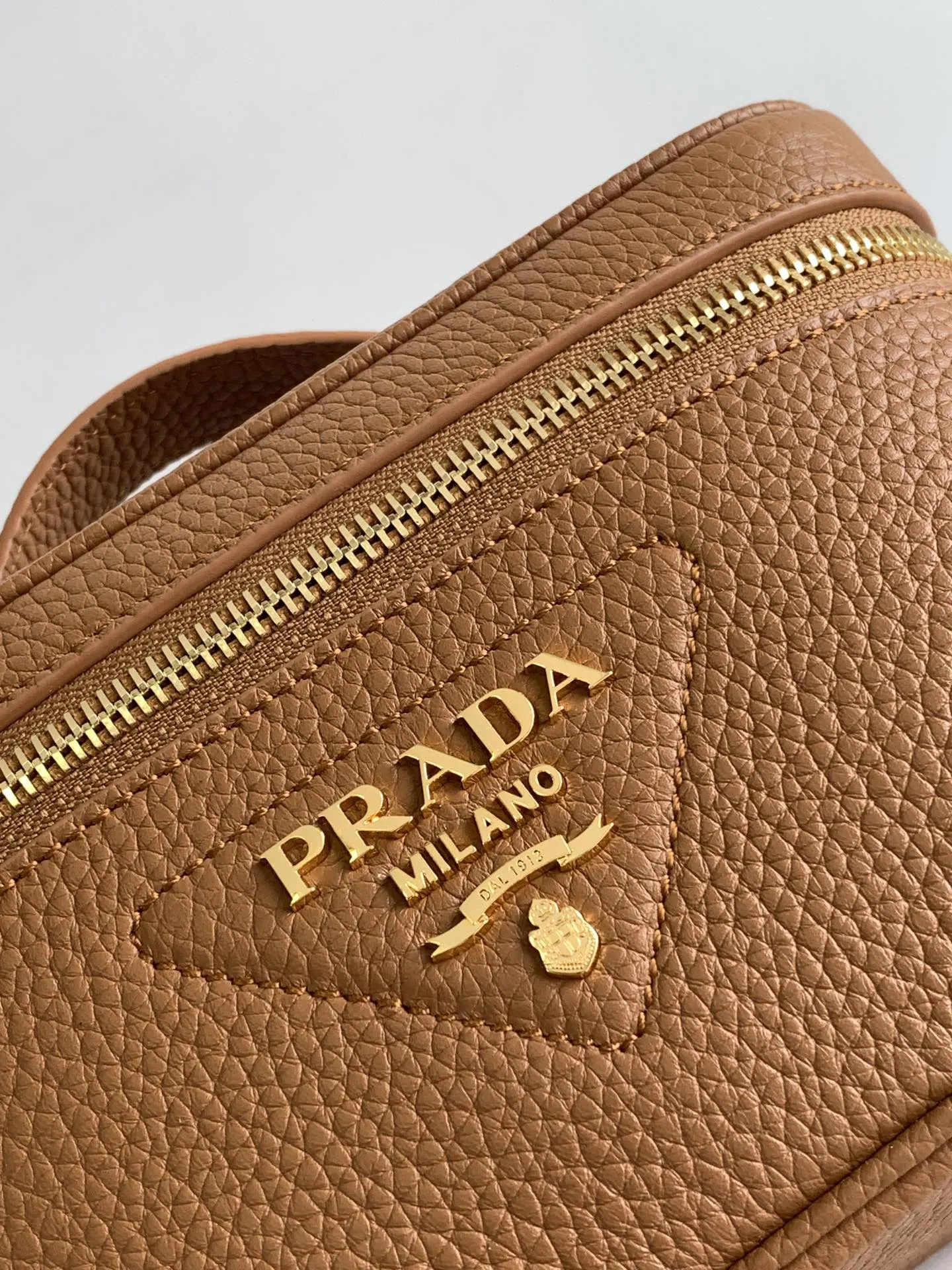 Prada 1Bh202P610 Top Handle Bag Commuter