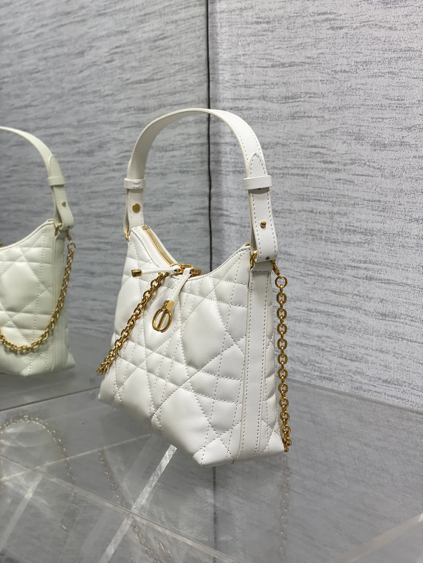 Dior 白色羊皮链条腋下包 单肩款
