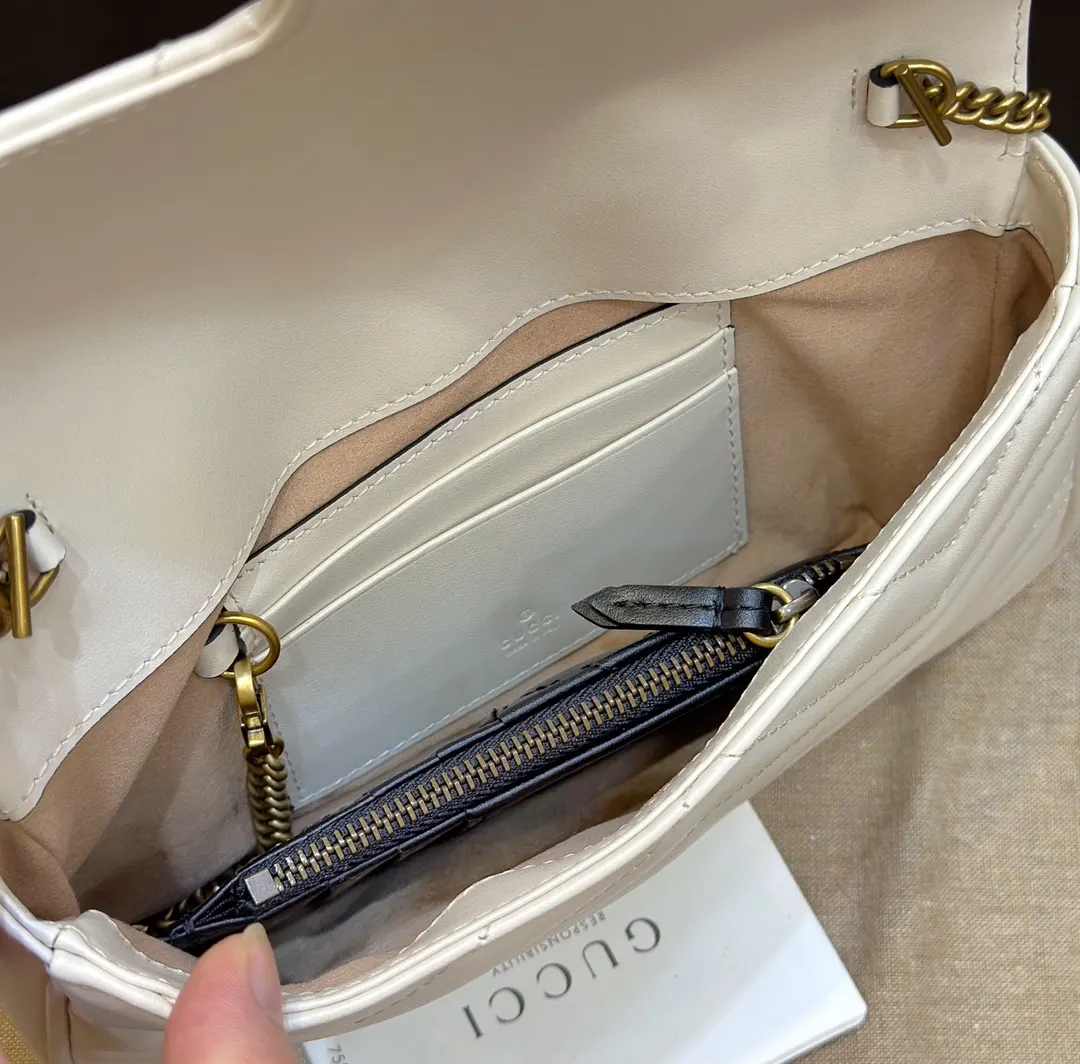 Gucci 绗缝鏈條包 白色