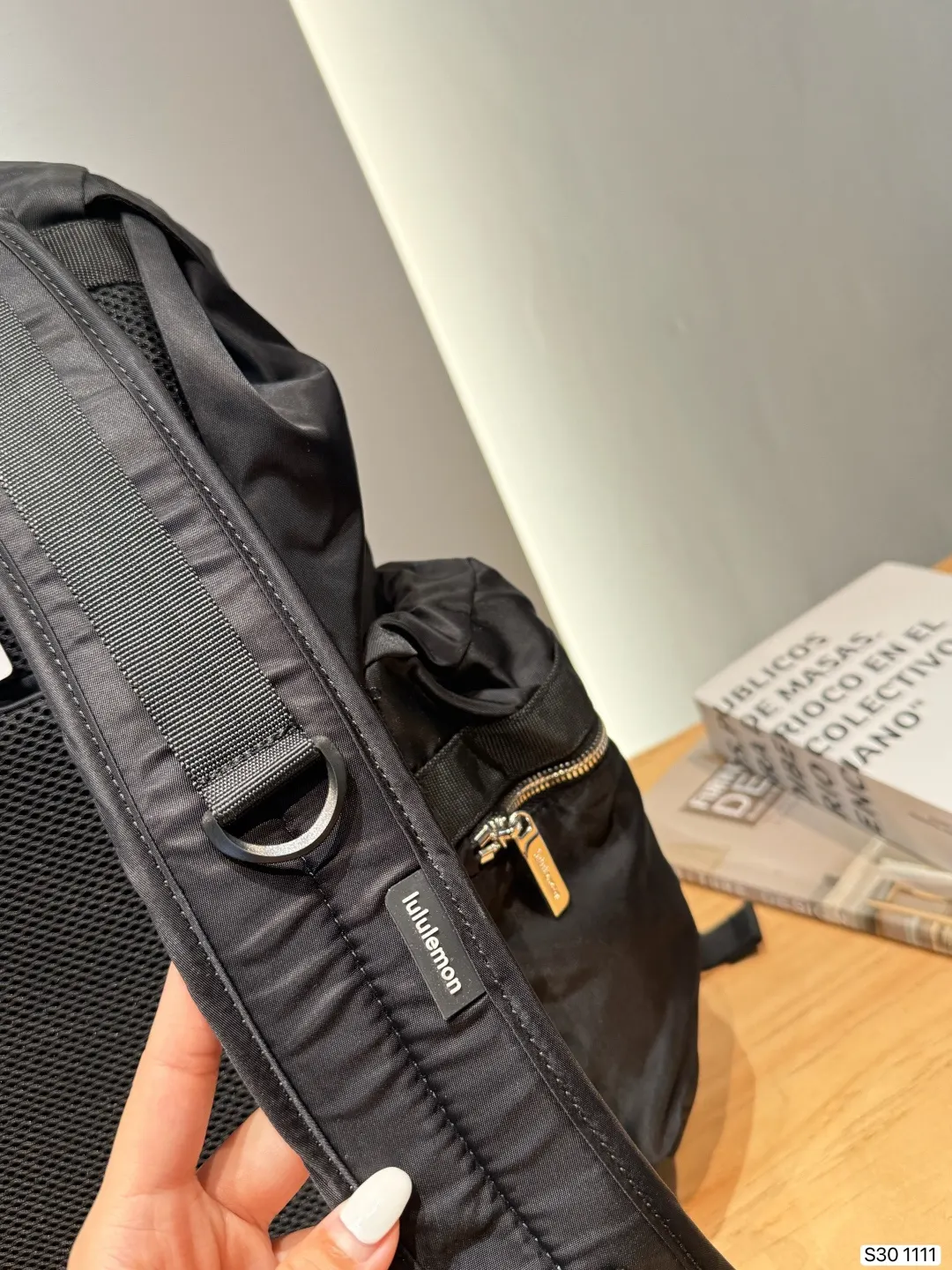 尼龍 Lululemon Wunderlust 雙肩包 实用雙肩款(數字9) 尼龍 Lululemon Wunderlust 雙肩包 实用雙肩款(數字9)