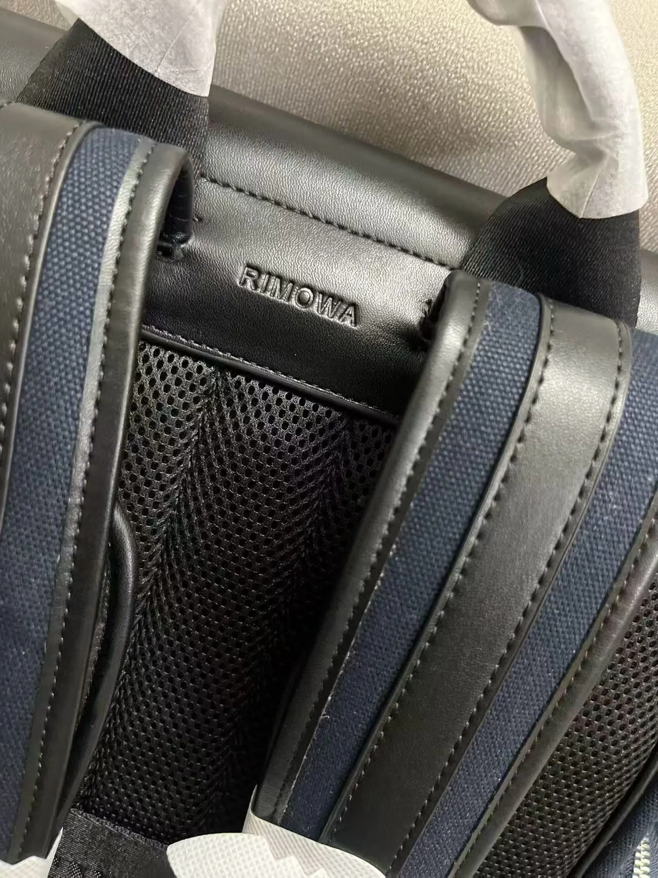RIMOWA 黑色 雙肩包 精選款(數字5) RIMOWA 黑色 雙肩包 精選款(數字5)