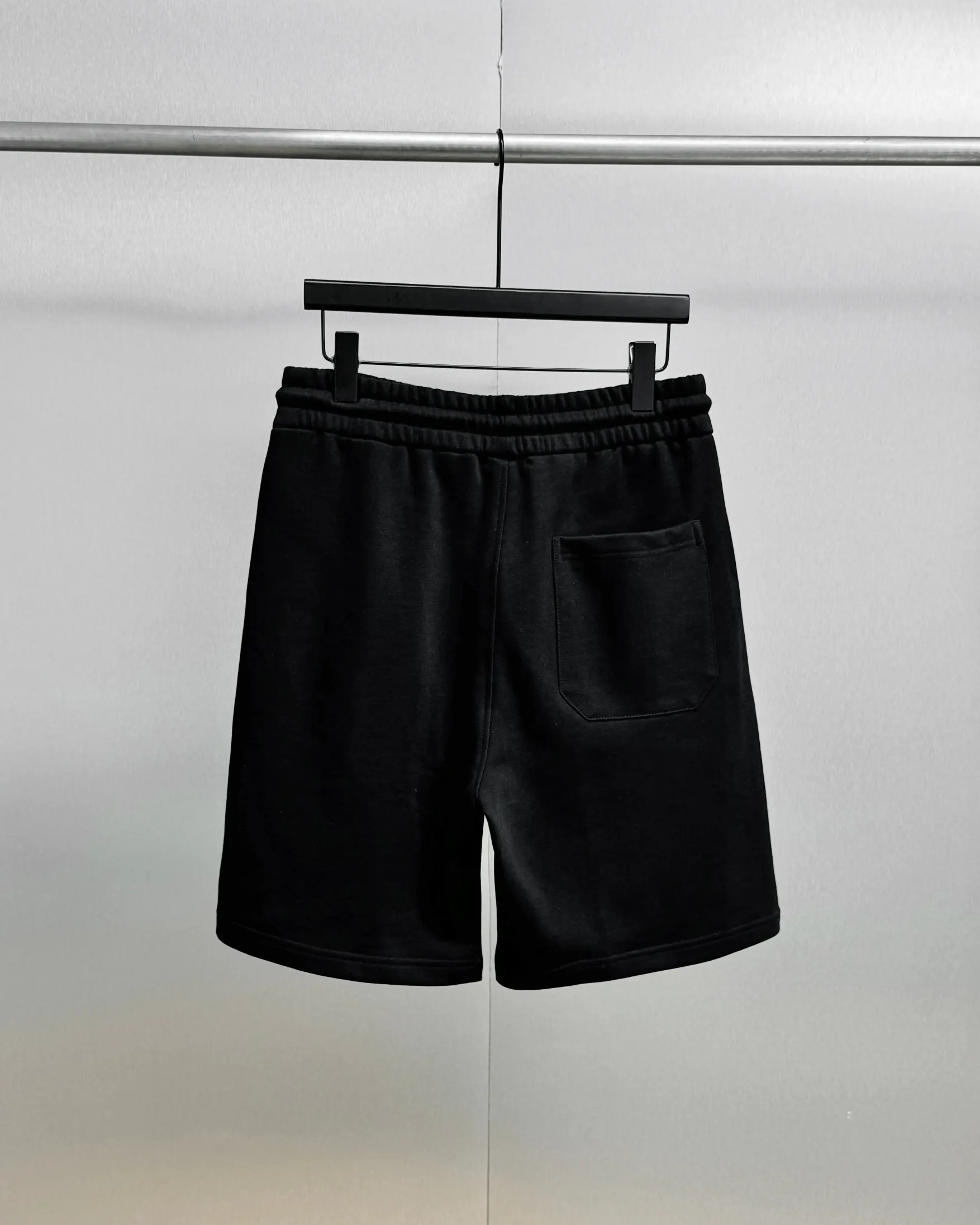 Prada 三角标 短裤