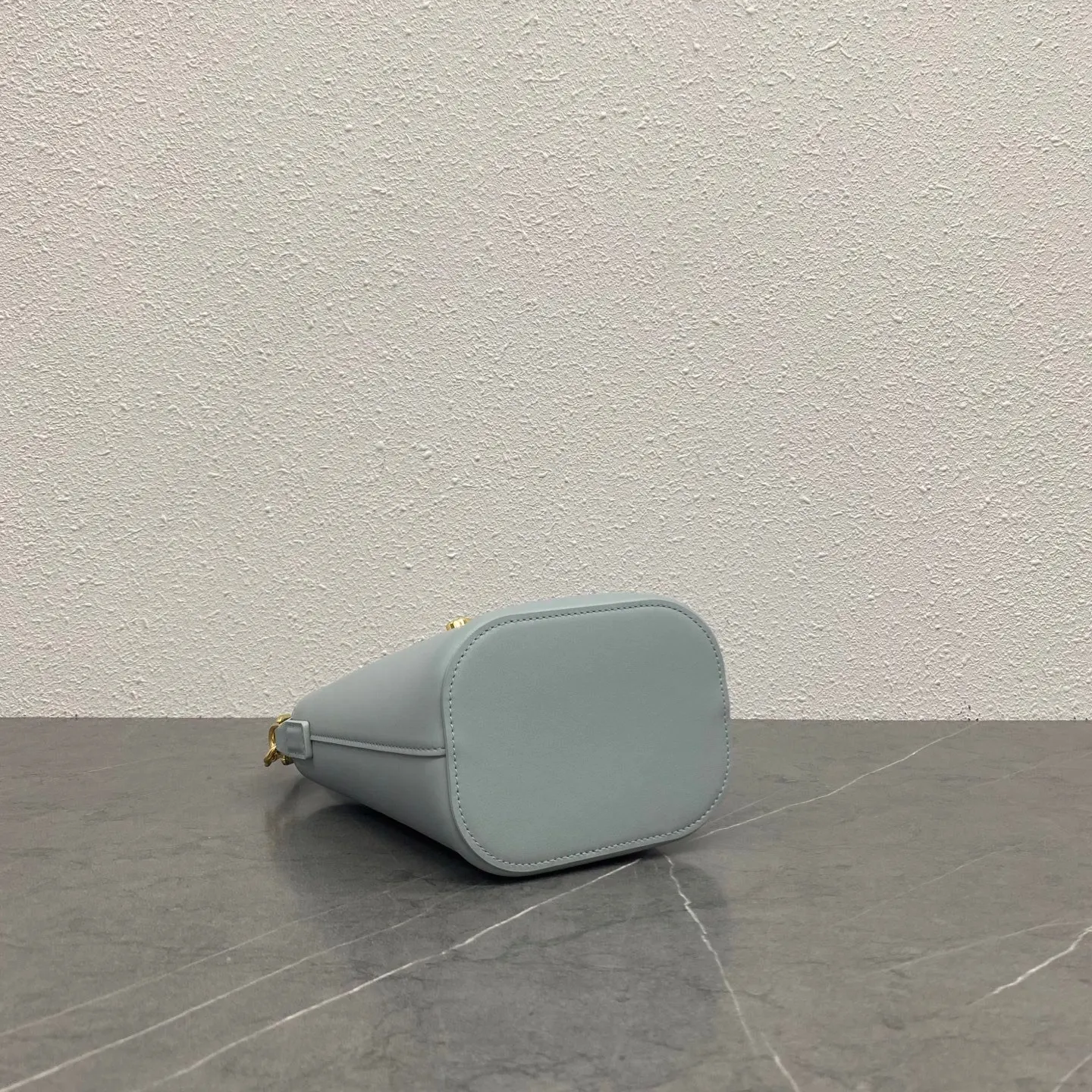 蓝色 金色 小牛皮 上线 CE家 mini桶包 Louise 采 水桶包 休闲水桶款