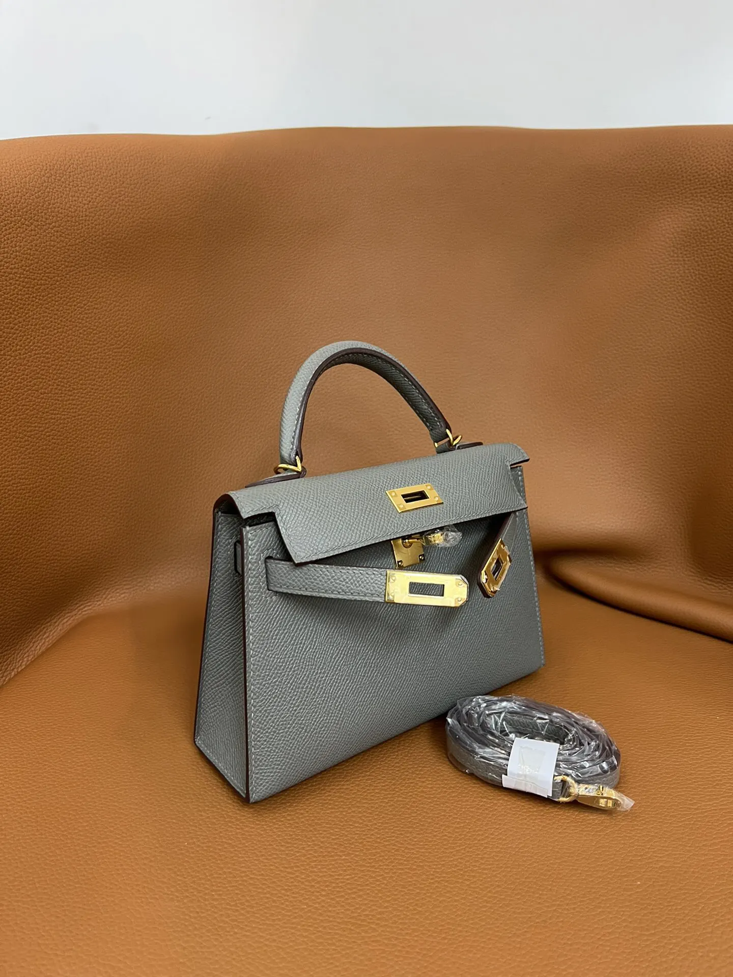 Hermès Kelly 积雨云灰 Epsom掌纹牛皮 手提包 19cm