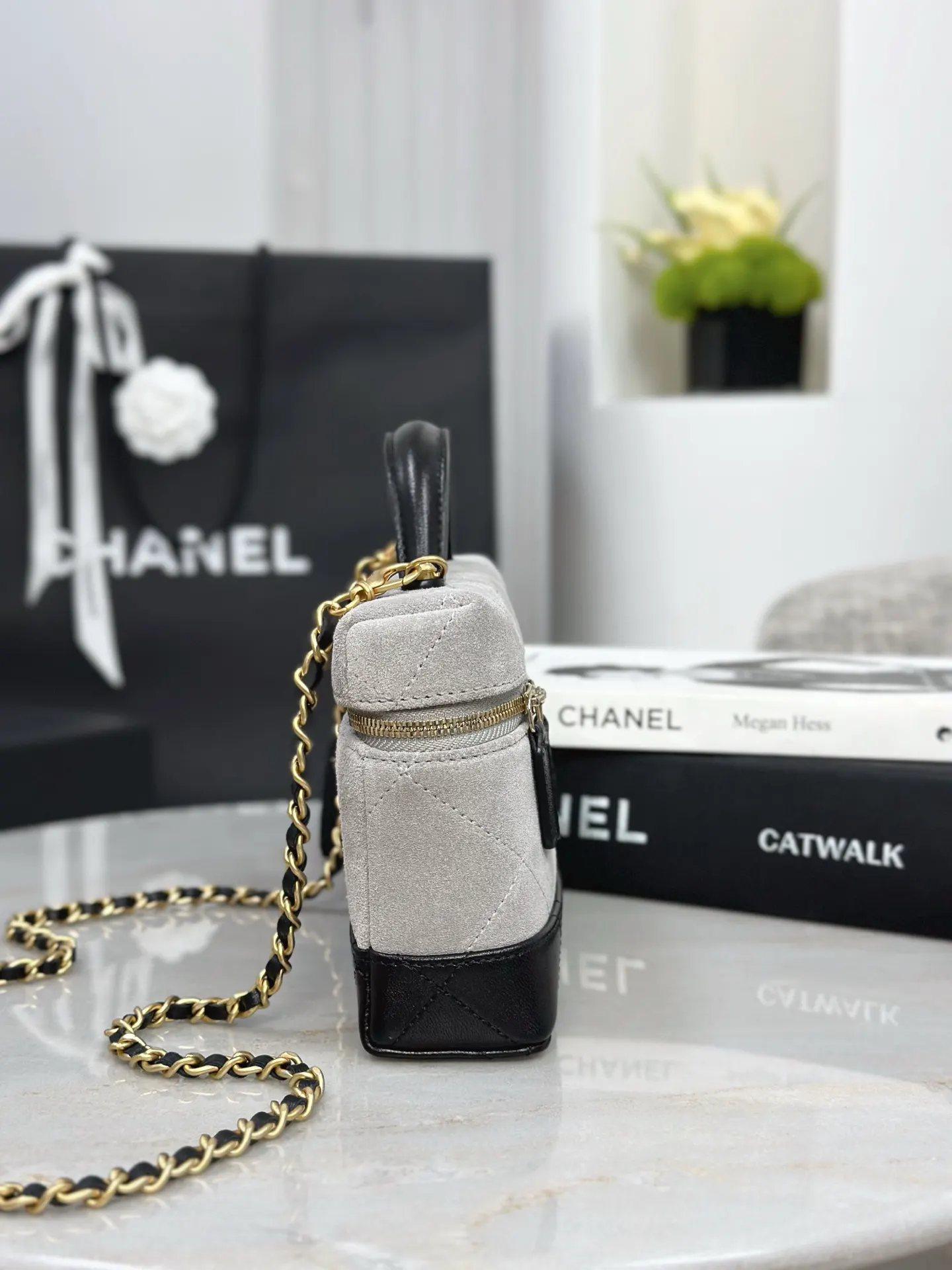 Chanel Calfskin Bag Chain Shoulder and Crossbody Wear Image 4 Chanel Calfskin Bag Chain Shoulder and Crossbody Wear Image 4