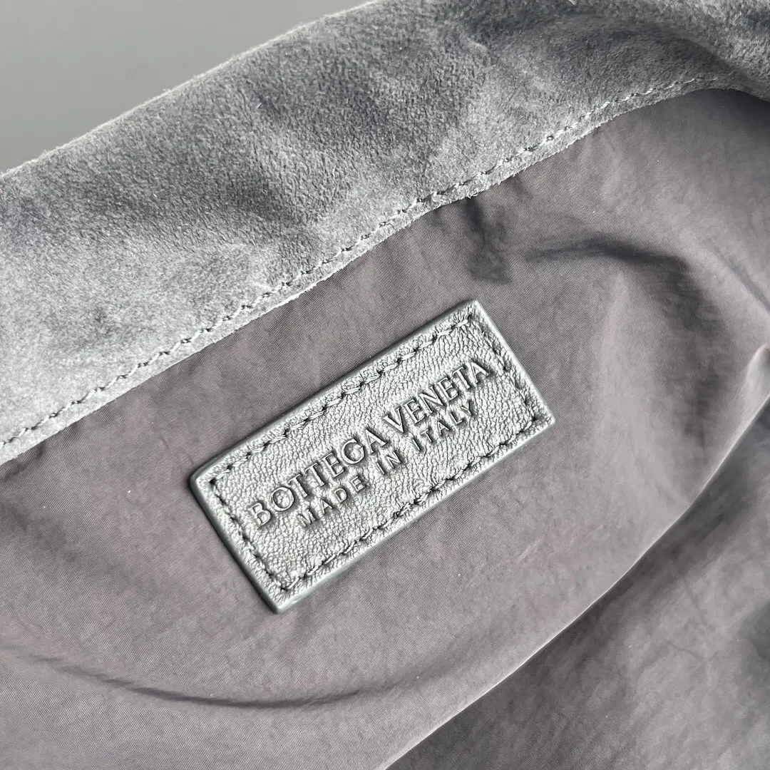 Bottega Veneta 麂皮 腋下包 复古腋下背款