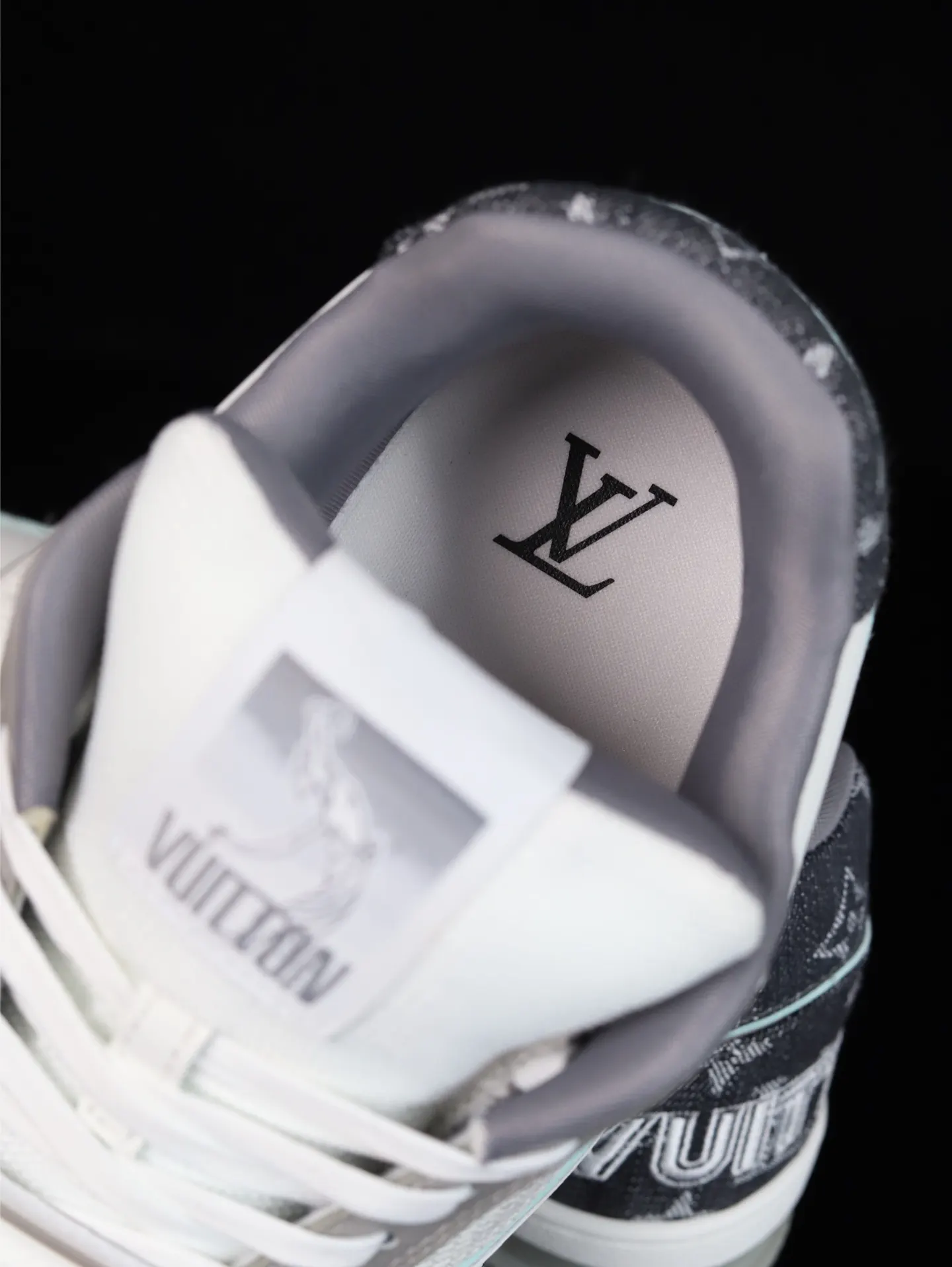 Louis Vuitton 运动鞋