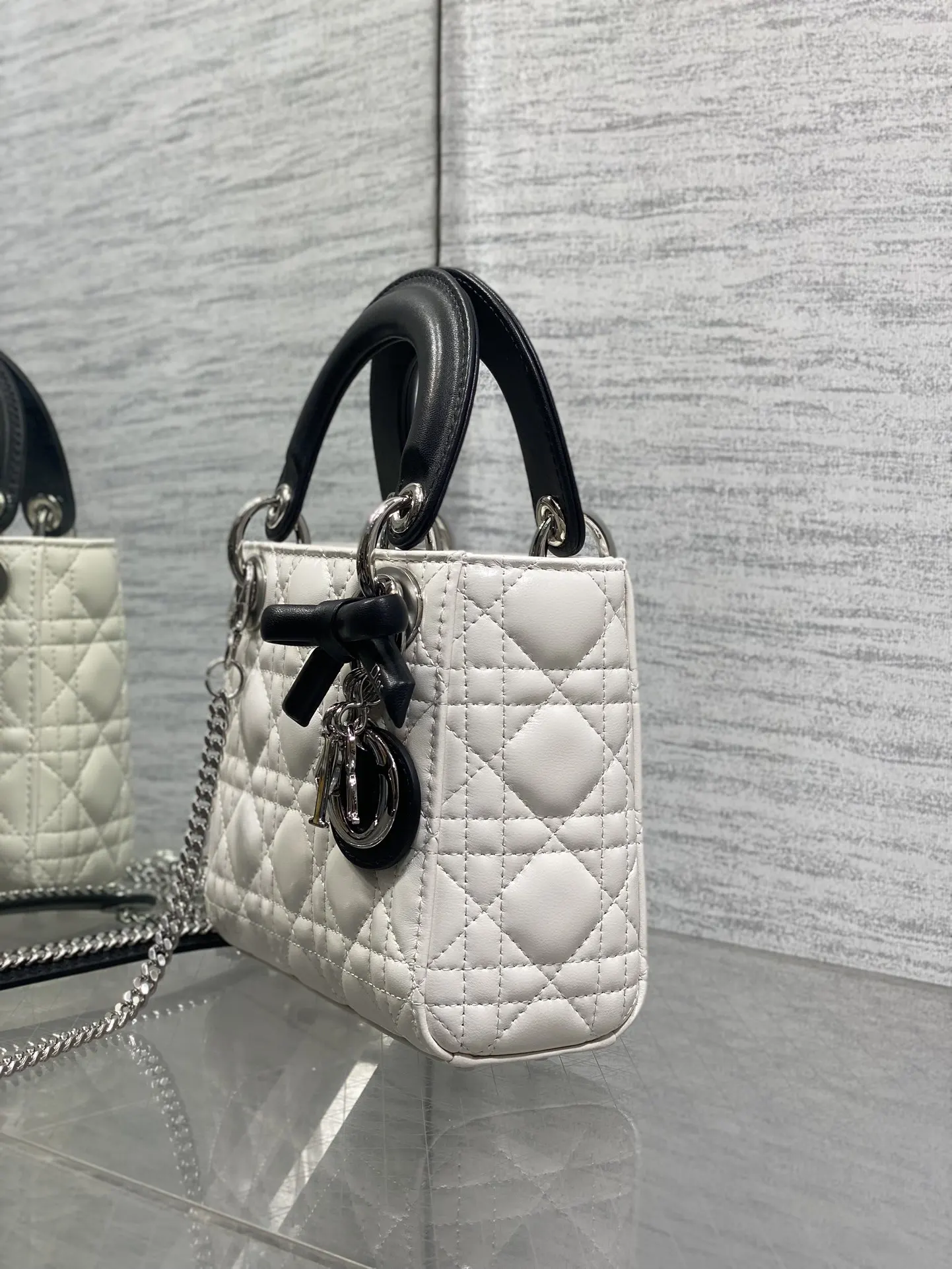 Dior Lady Dior 黑色藤格纹手提斜挎包 蝴蝶结款 复古款