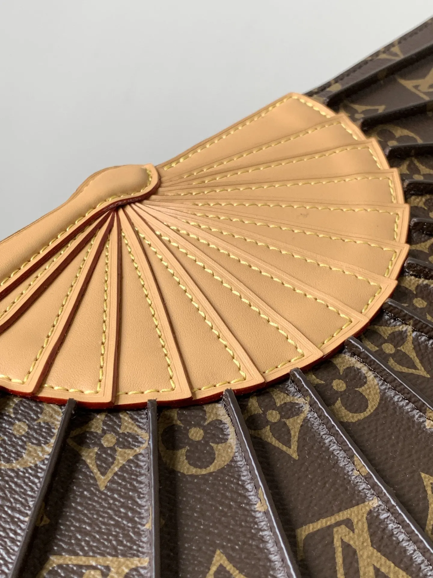 LV 牛皮 Fan 手袋取材 Mo收纳包 旅行收纳款