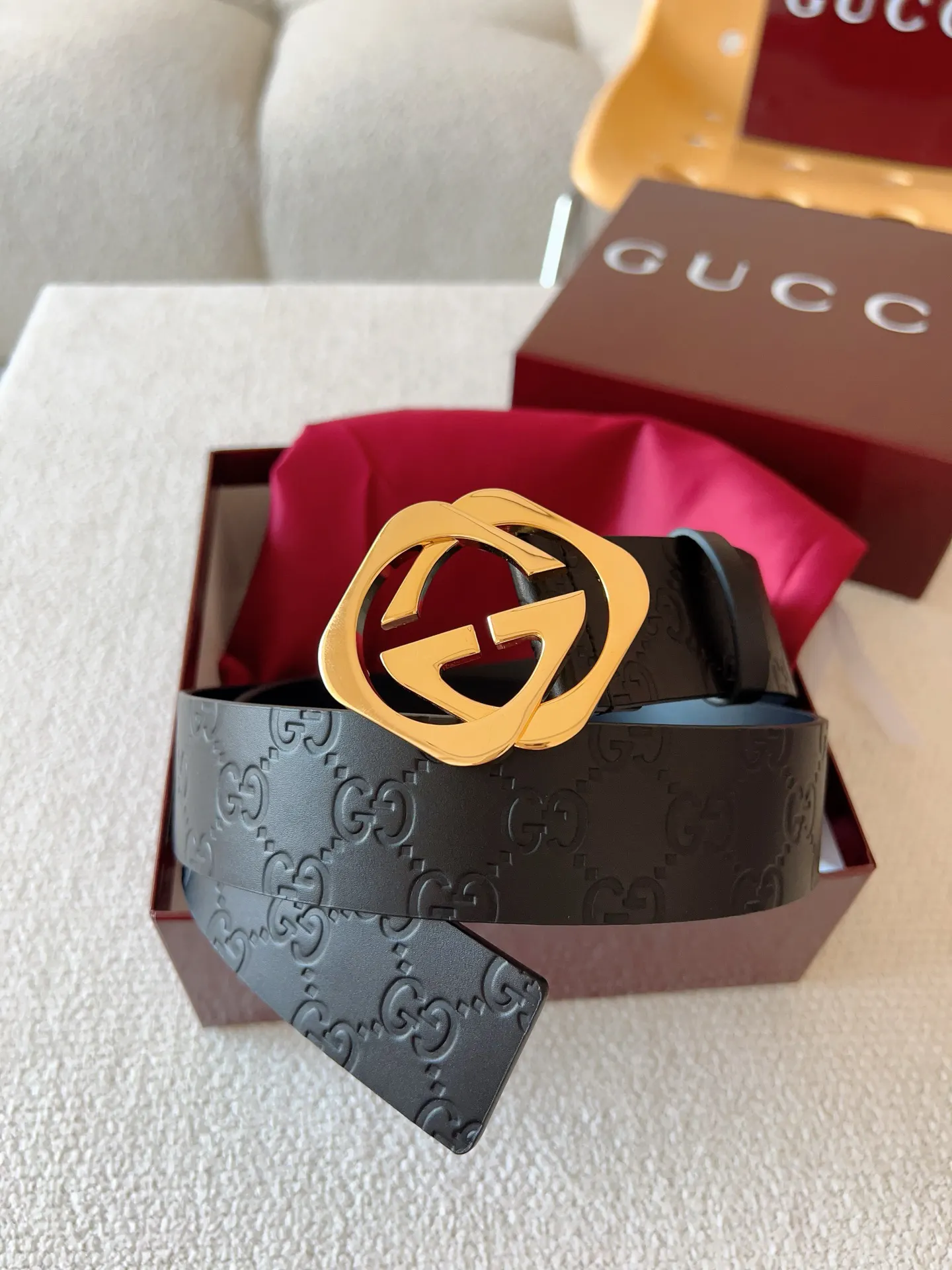 Gucci 双G扣牛皮双面腰带 商务休闲款