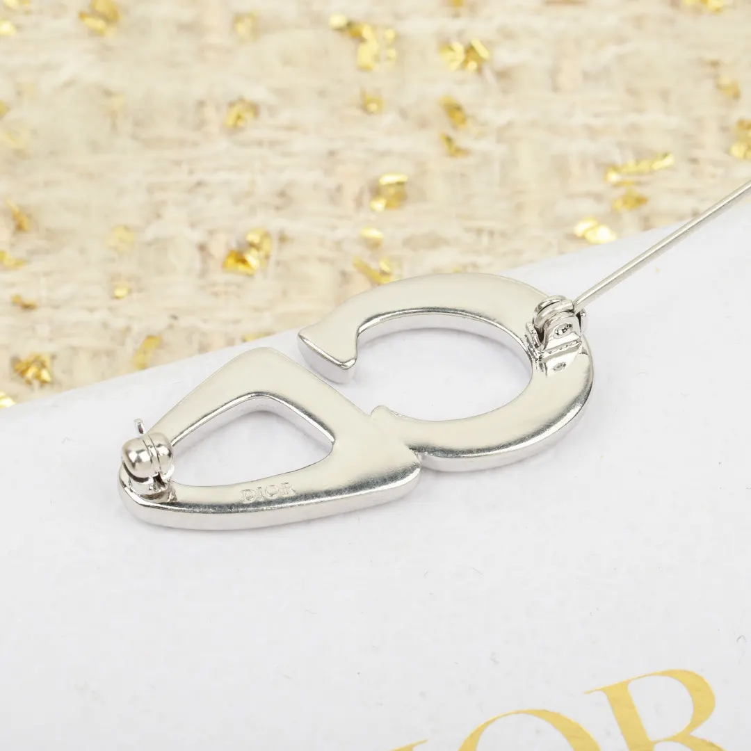 Dior 胸針 精緻配飾(數字6) Dior 胸針 精緻配飾(數字6)