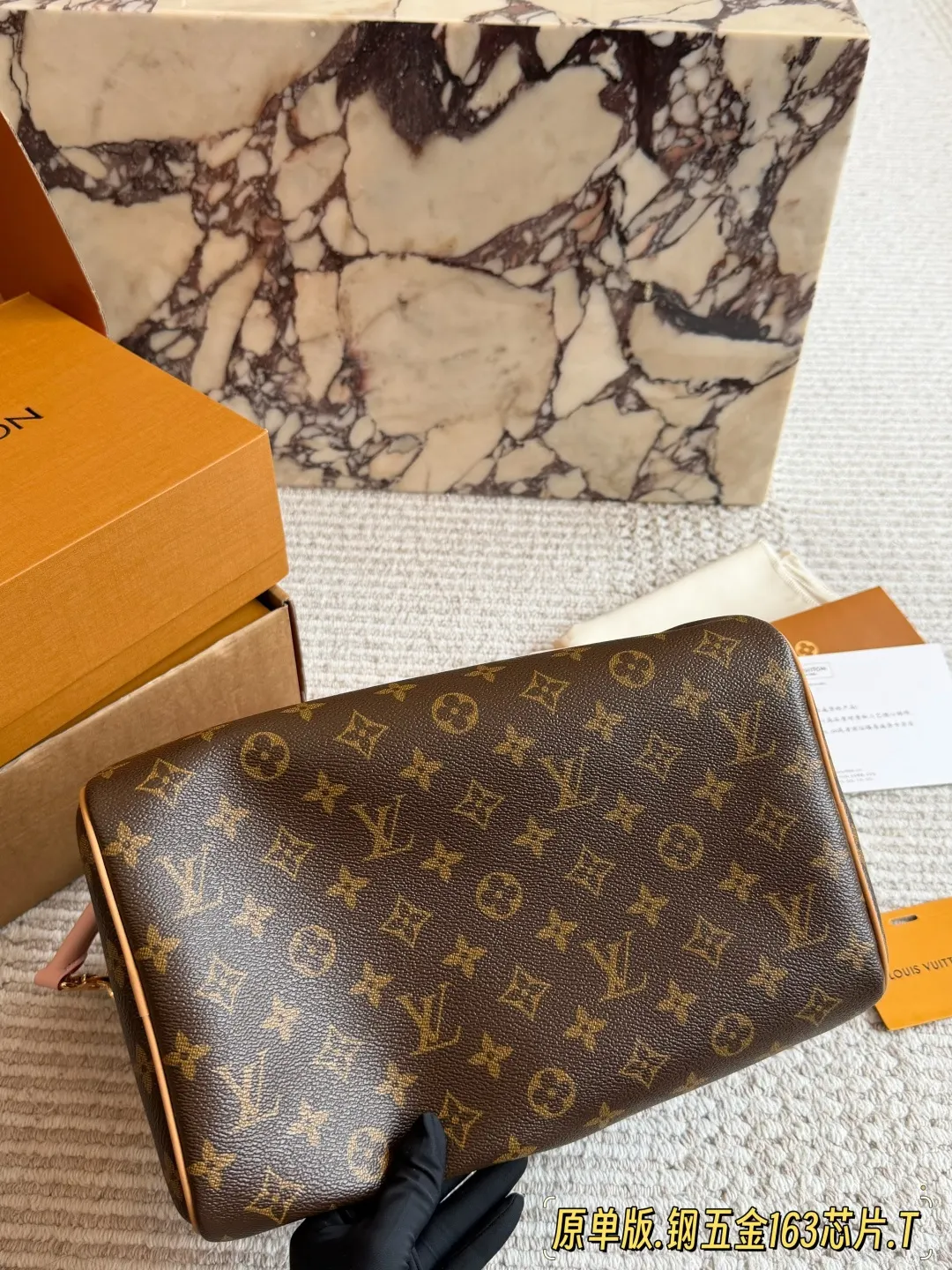 LV Speedy 老花 牛皮 斜挎包 轻便斜挎款