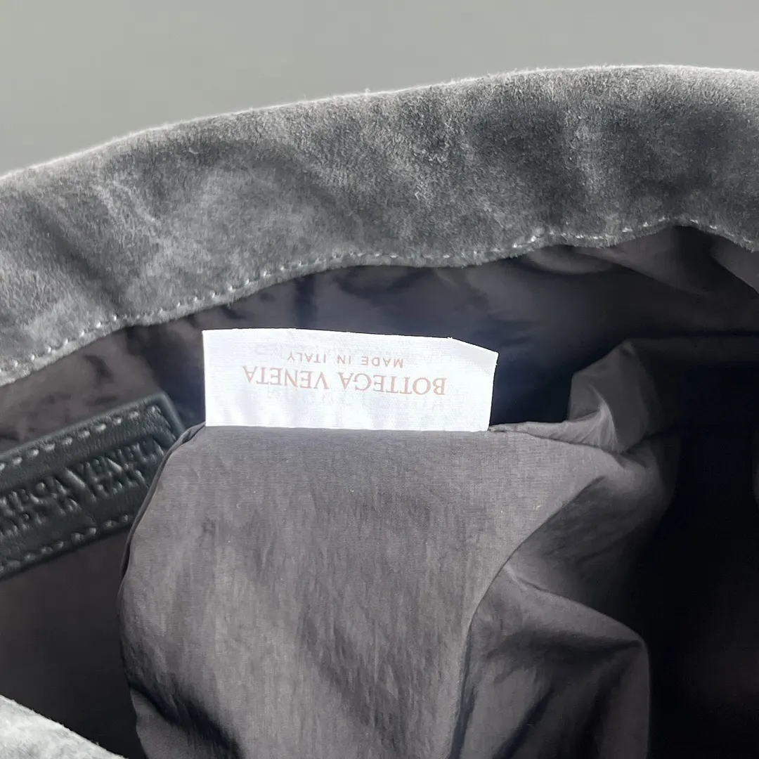 Bottega Veneta 麂皮 腋下包 复古腋下背款