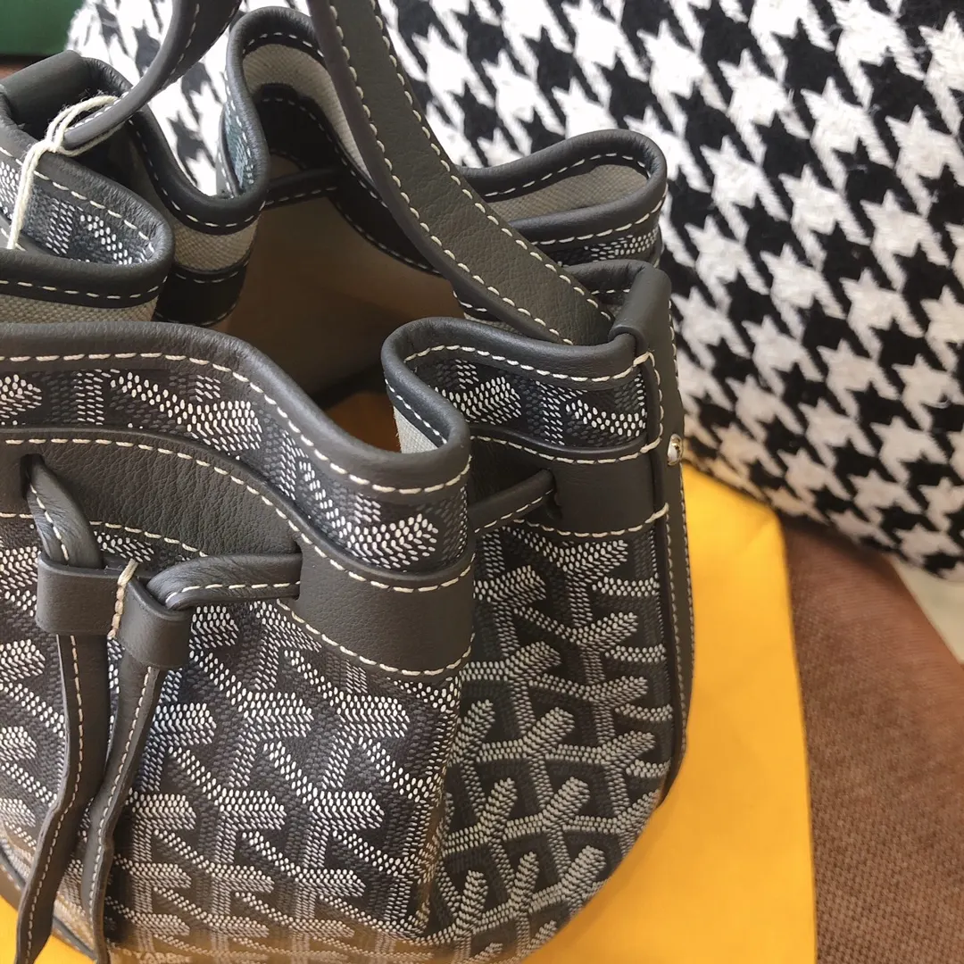 Goyard 老花 灰色 帆布 水桶包 休閒水桶款(數字9) Goyard 老花 灰色 帆布 水桶包 休閒水桶款(數字9)