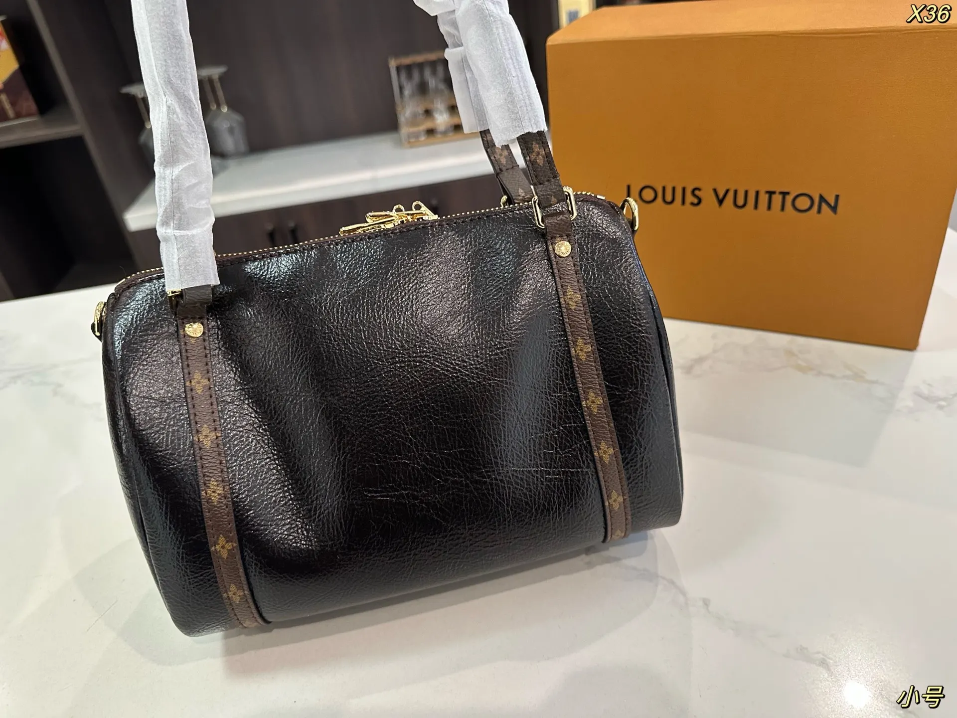 LV 斜挎包 轻便斜挎款