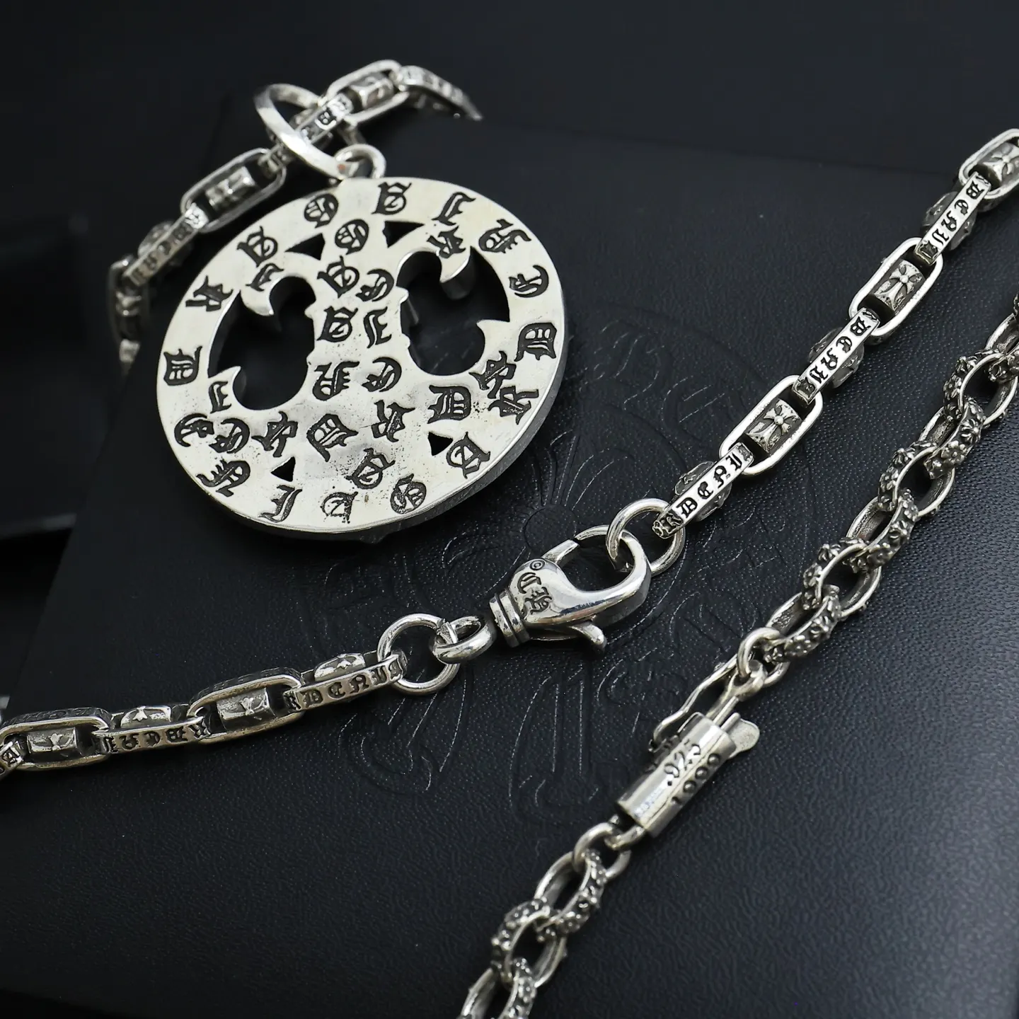 Chrome Hearts 項鍊 精致锁骨链款(數字6) Chrome Hearts 項鍊 精致锁骨链款(數字6)