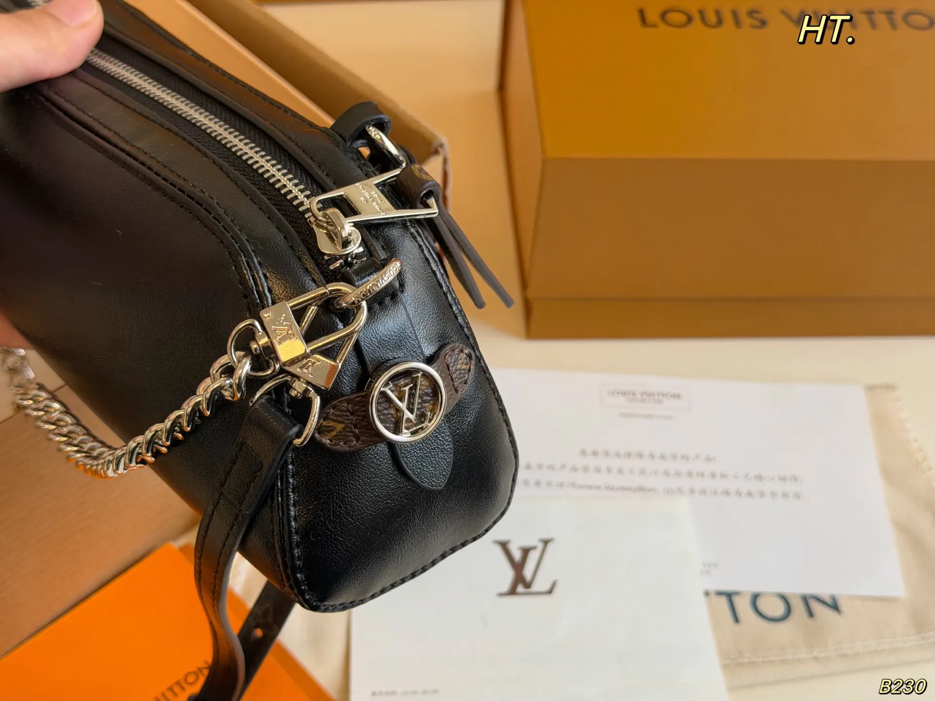 LV 银色 × Pochette 链条包 精致链条款