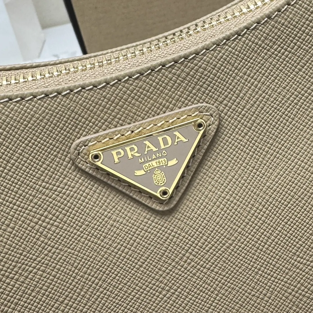 PRADA 卡其色Re-Nylon链条Hobo腋下包 小包组合款