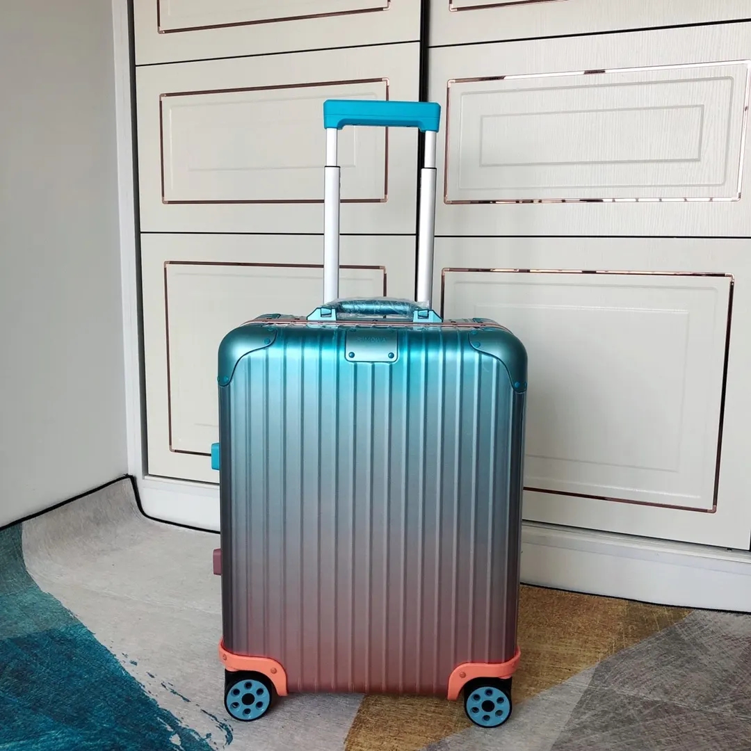 rimowa限量版糖果色满满的 少女心 漸變色 日 行李箱 旅行拉杆款 輕便出行款