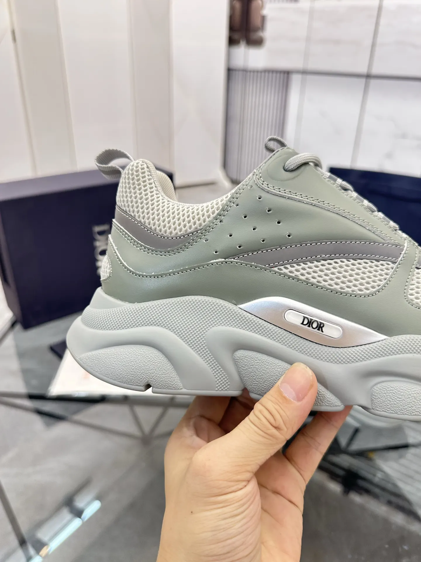 Dior B22 白色牛皮休闲鞋 舒适