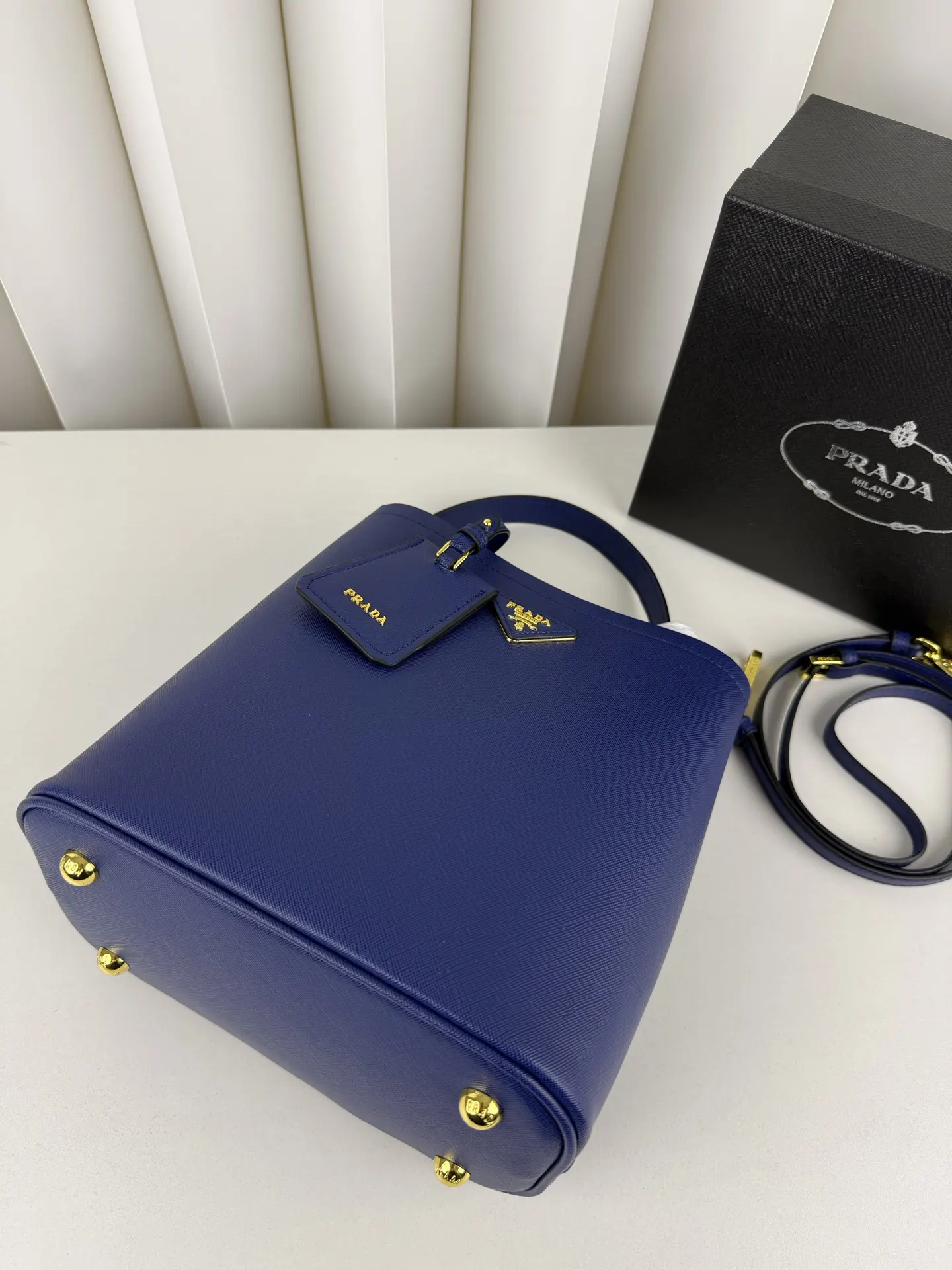 拼色 牛皮 Double Saffiano 拼色 水桶包 休閒水桶款