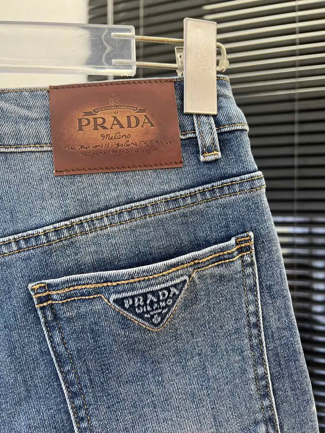 Prada 牛仔短褲