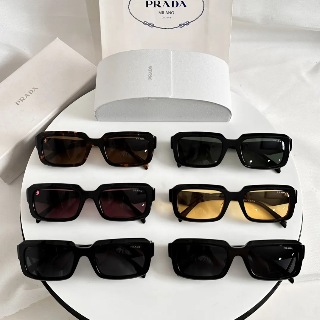 Prada PRA27S 太阳镜