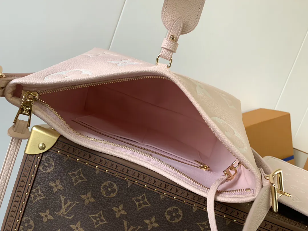 LV CarryAll 米白 棕色 牛皮 收纳包 旅行收纳款