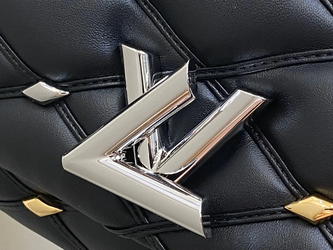 LV 黑色 羊皮 鏈條包 精致鏈條款