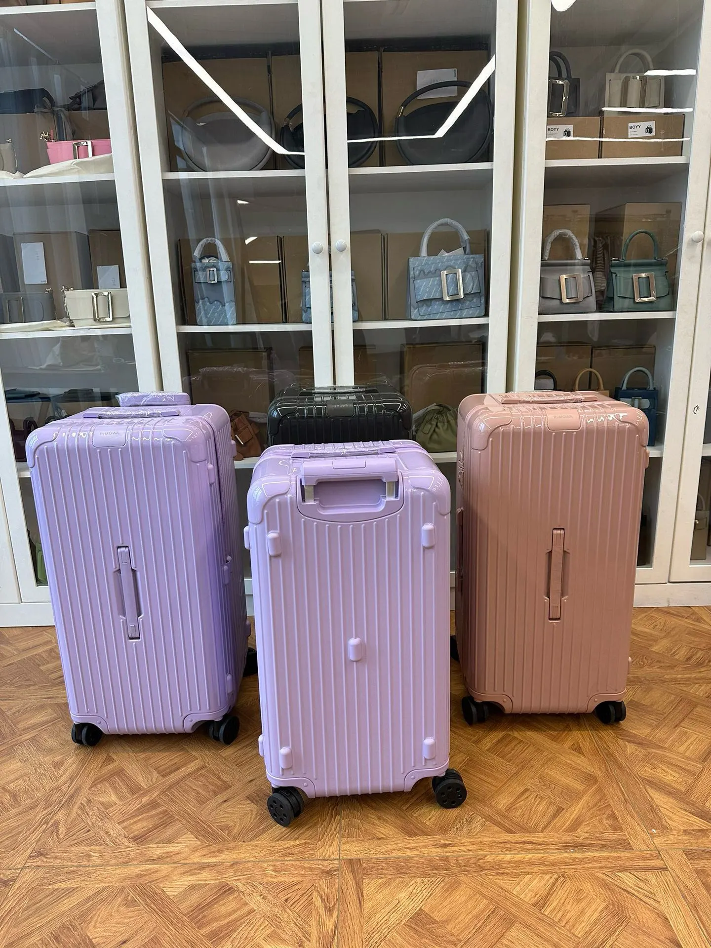 黑色 白色 日默瓦rimowa拉杆箱行李箱登机箱旅行箱方胖子運動 旅行拉杆款 輕便出行款(數字5) 黑色 白色 日默瓦rimowa拉杆箱行李箱登机箱旅行箱方胖子運動 旅行拉杆款 輕便出行款(數字5)
