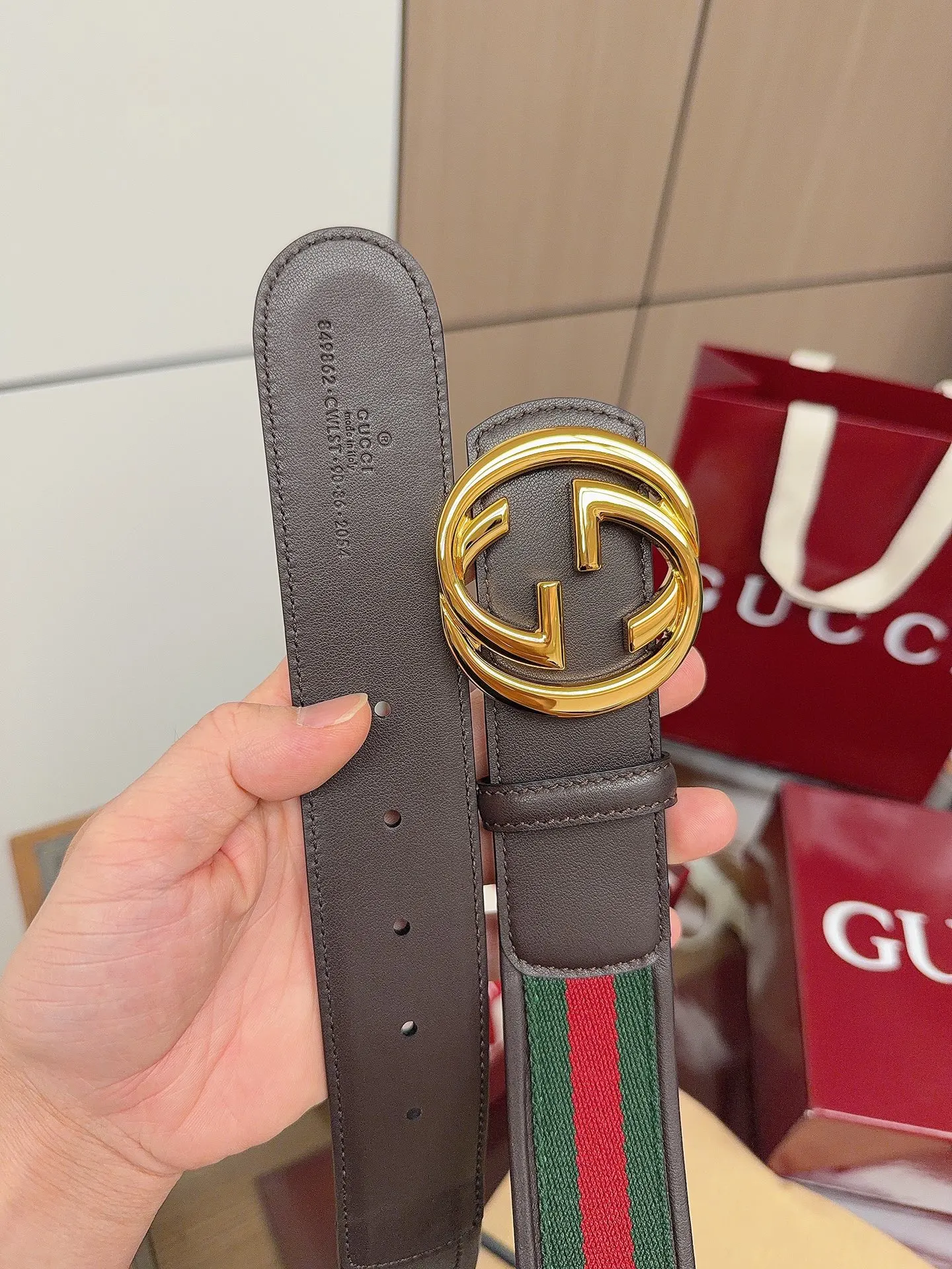 Gucci 双G扣牛皮腰带