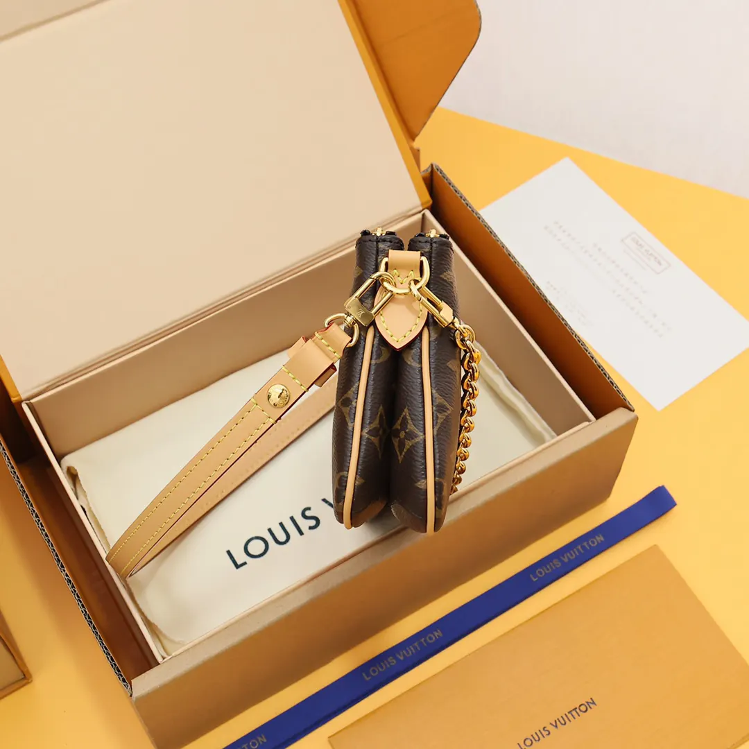 LV 金色 牛皮 安全的双拉链闭合和雕刻的金色牌匾完成了这件時尚的作品 雙肩包 实用雙肩款