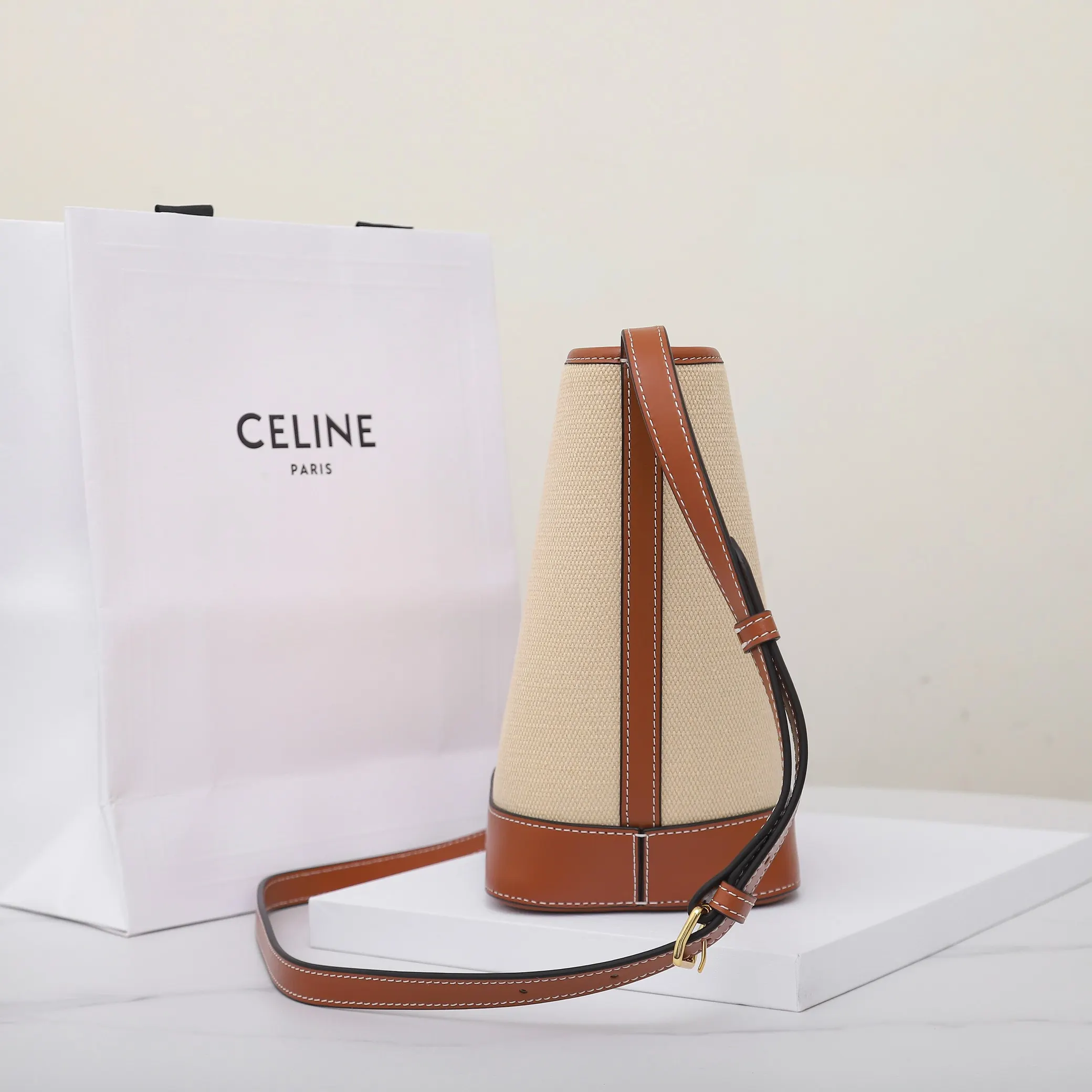 Celine 牛皮 批 意大利进口 开发 水桶包 休閒水桶款